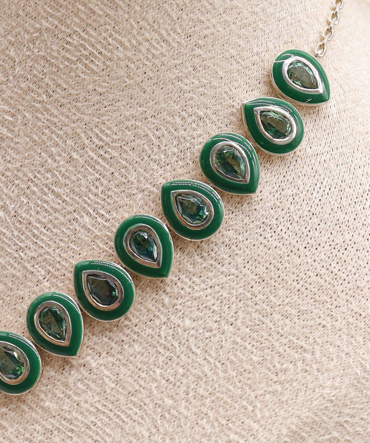 Dakry - 16crts Green Tourmaline Necklace HOA011