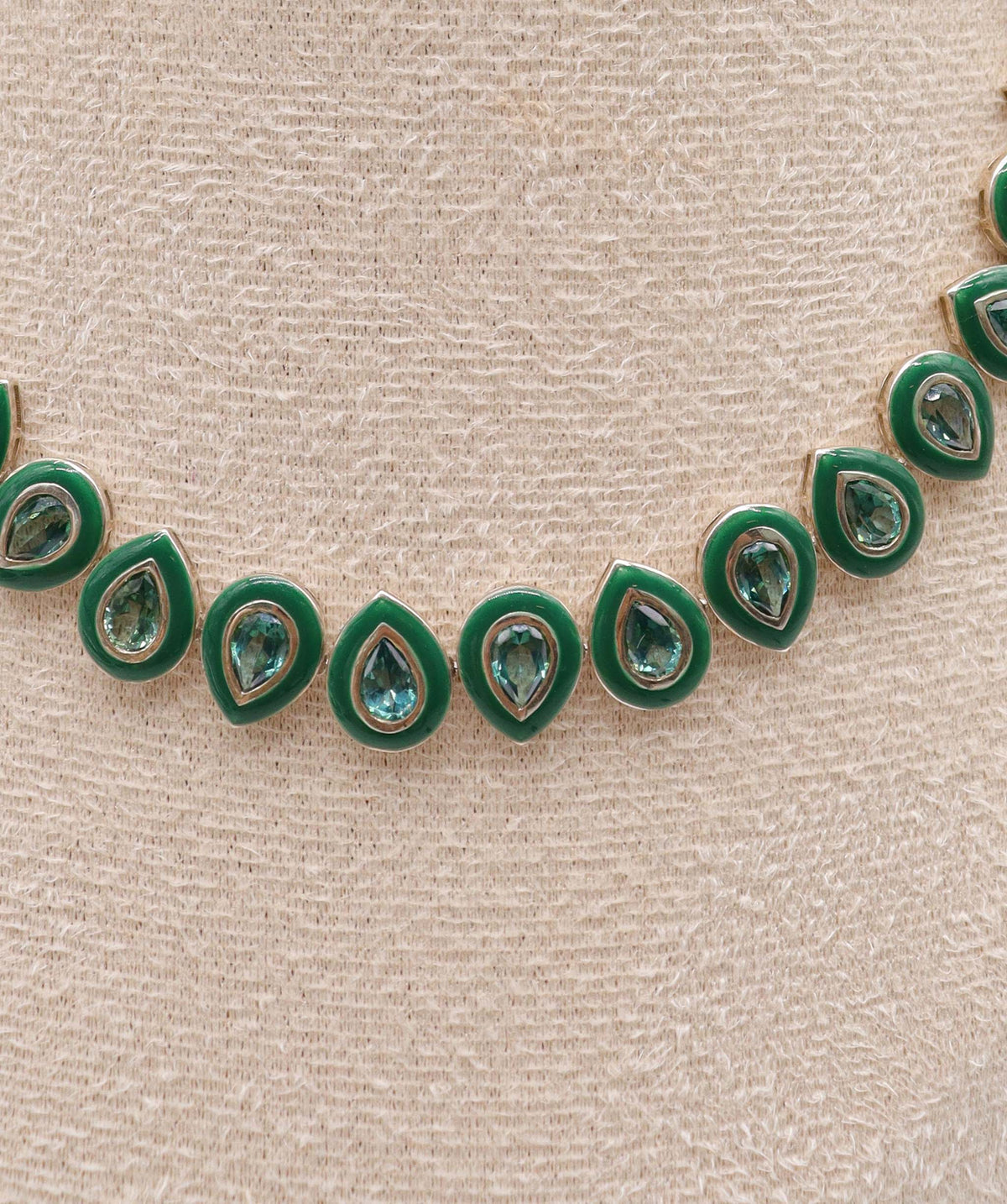 Dakry - 16crts Green Tourmaline Necklace HOA011