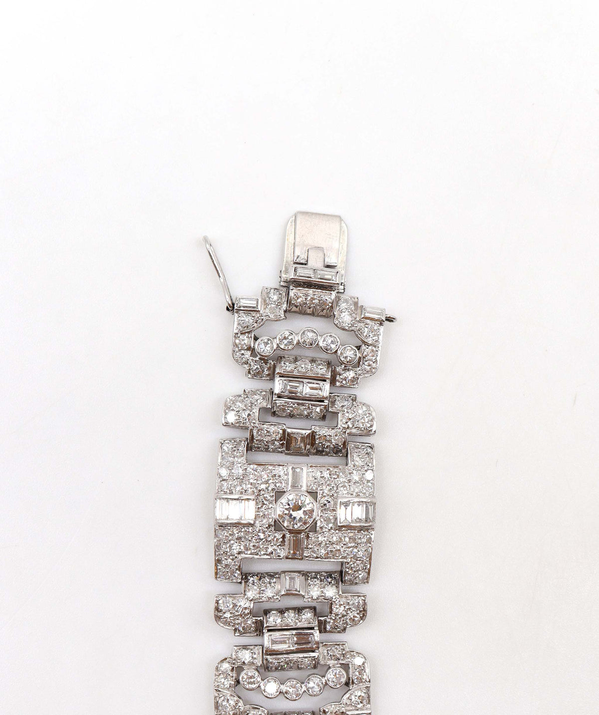 An Art Deco Diamond Bracelet WA19282