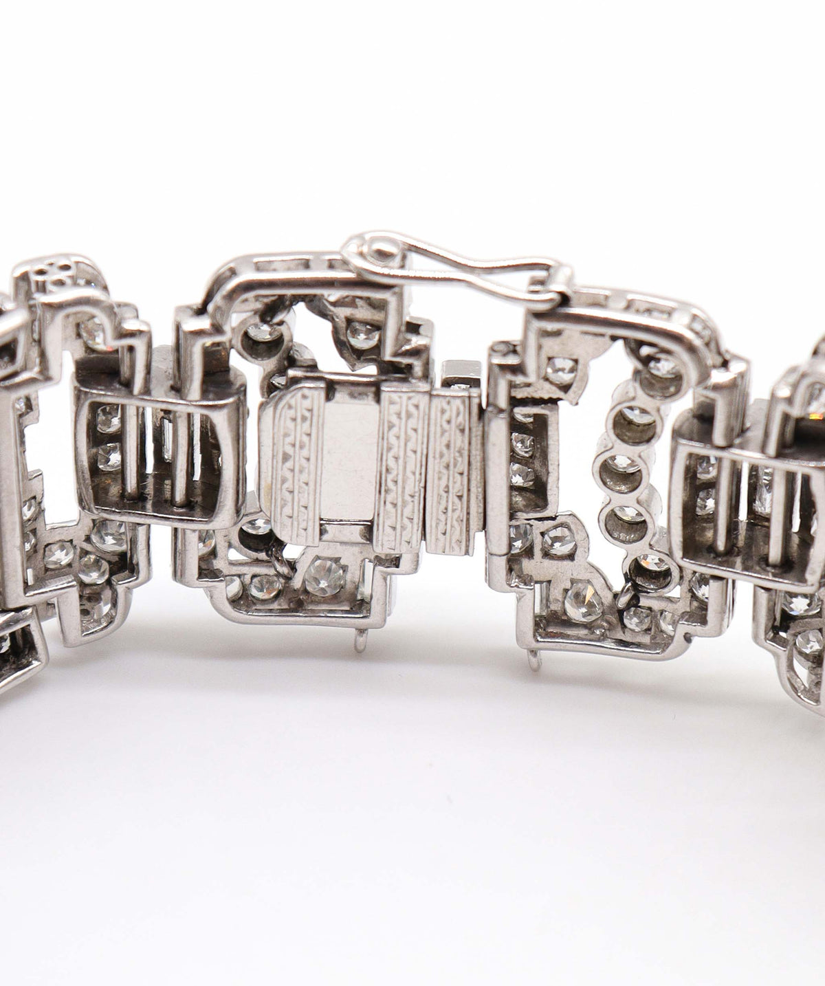 An Art Deco Diamond Bracelet WA19282