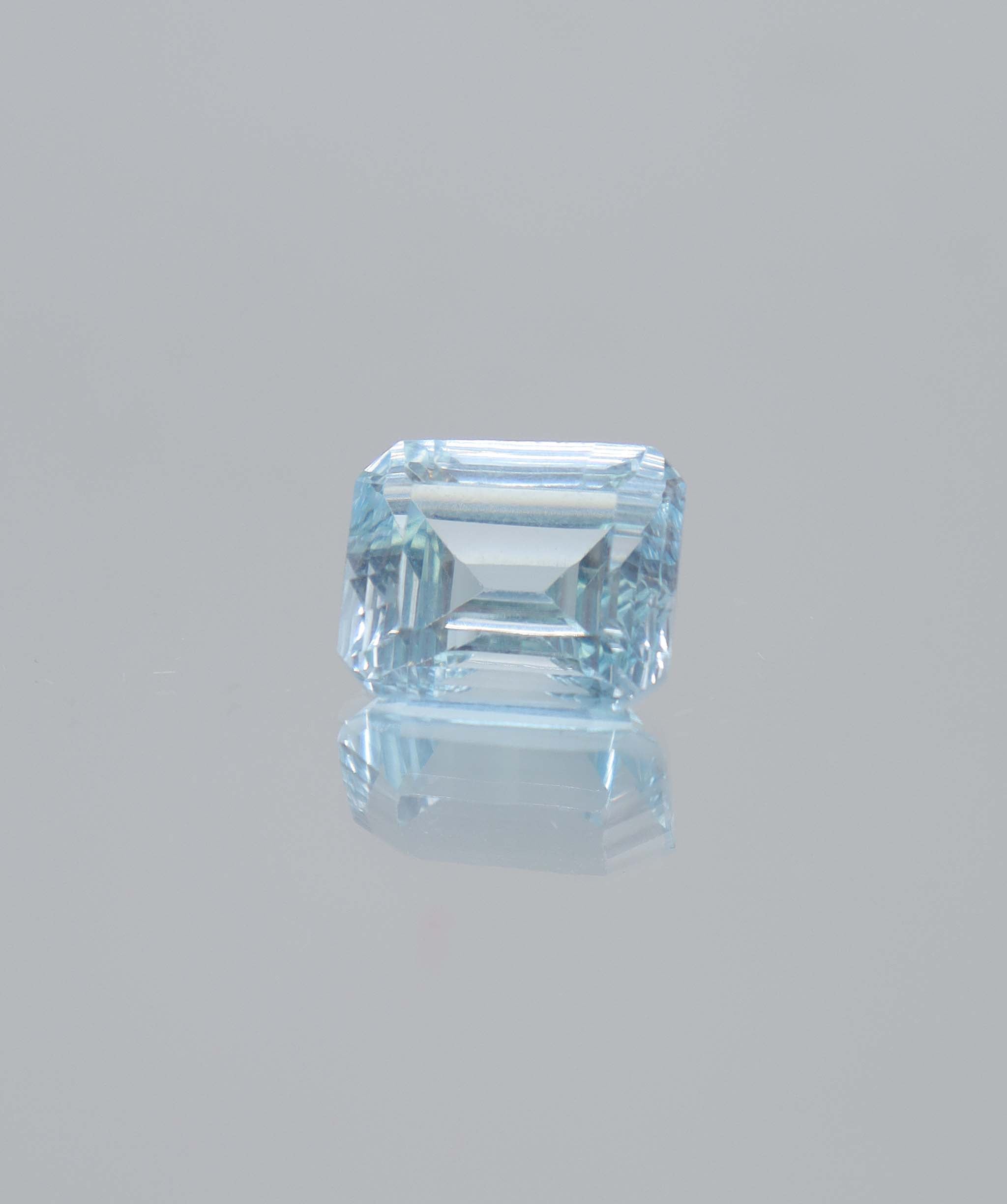 8.26ct Blue Topaz emerald cut DXBCS5821