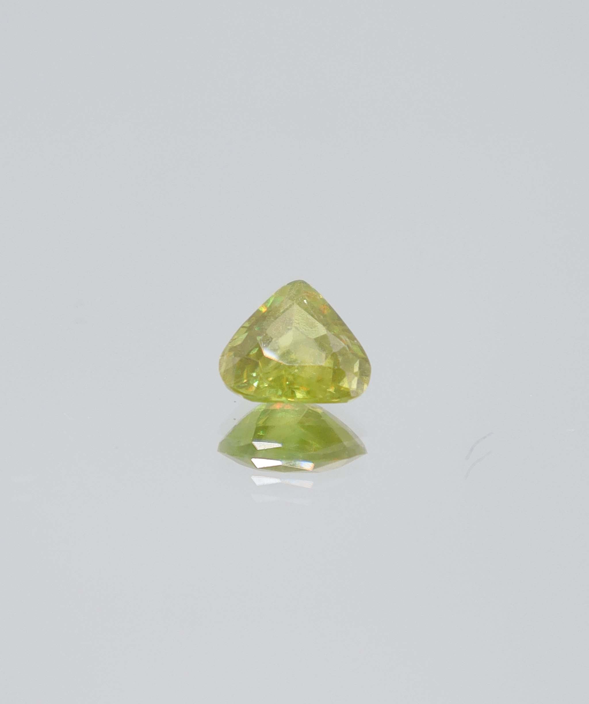 1.44ct Sphene Trilliant DXBCS5854