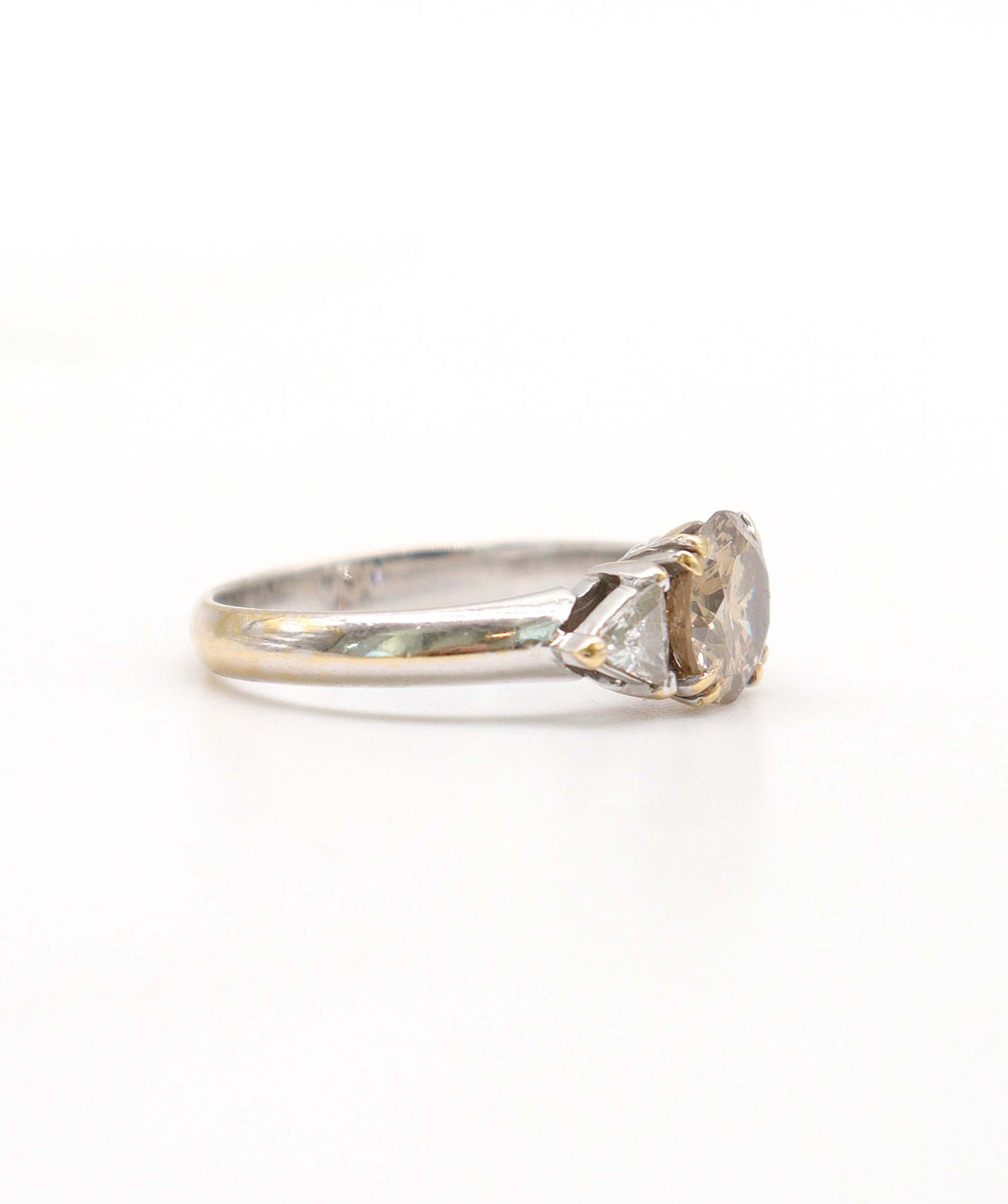 A Champagne Diamond Ring WA25426