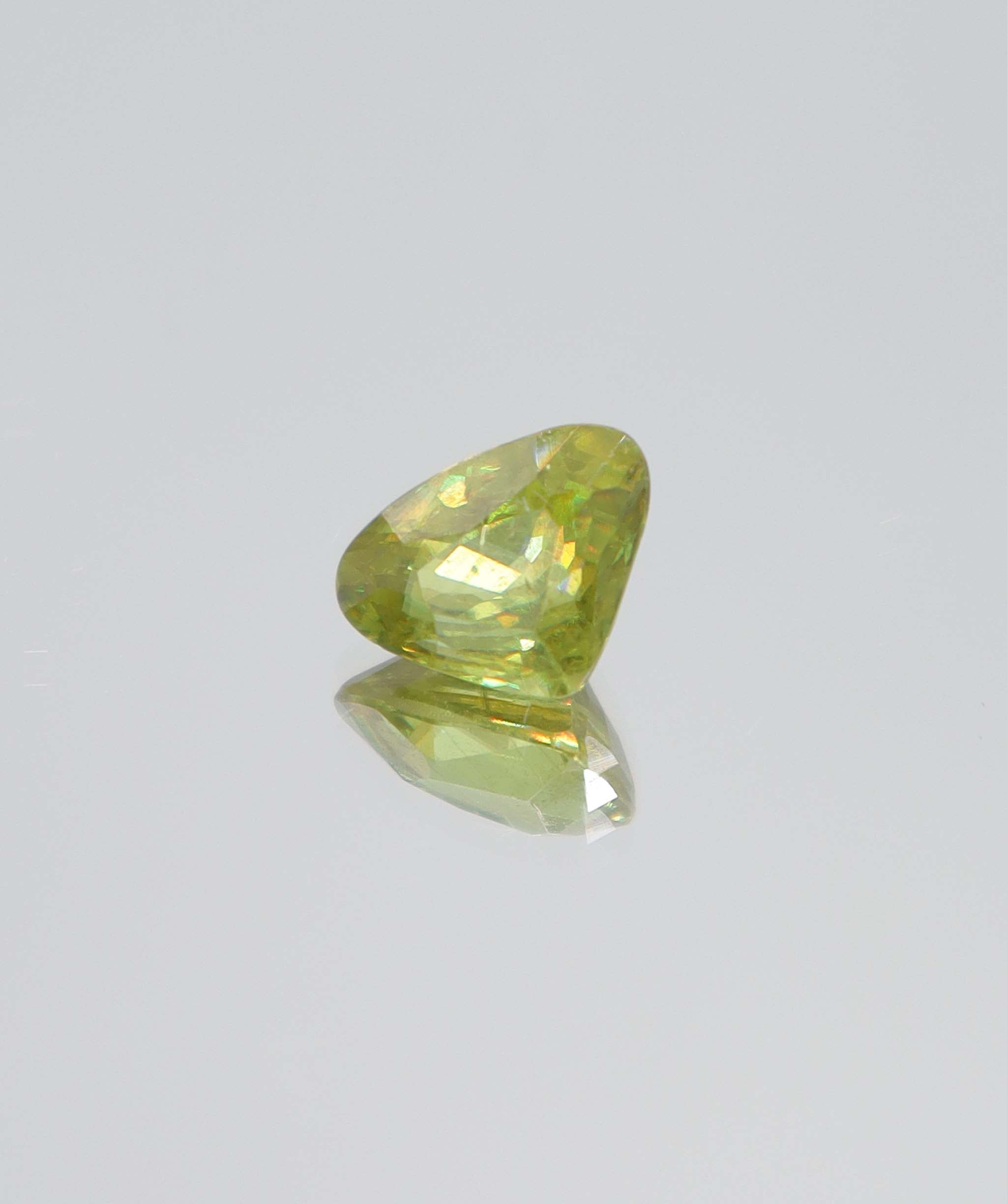 2.48ct Sphene Trilliant DXBCS5853