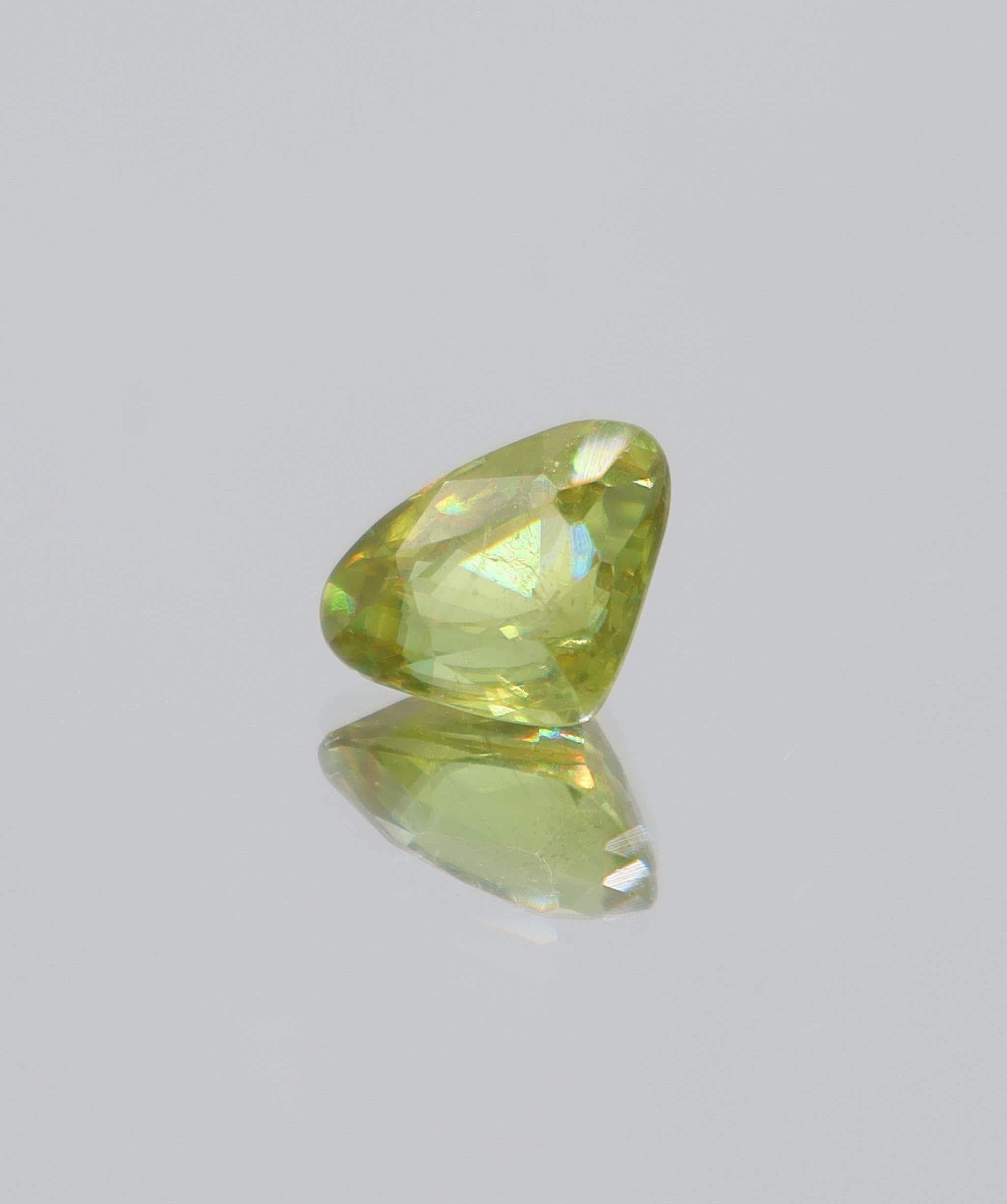 2.48ct Sphene Trilliant DXBCS5853