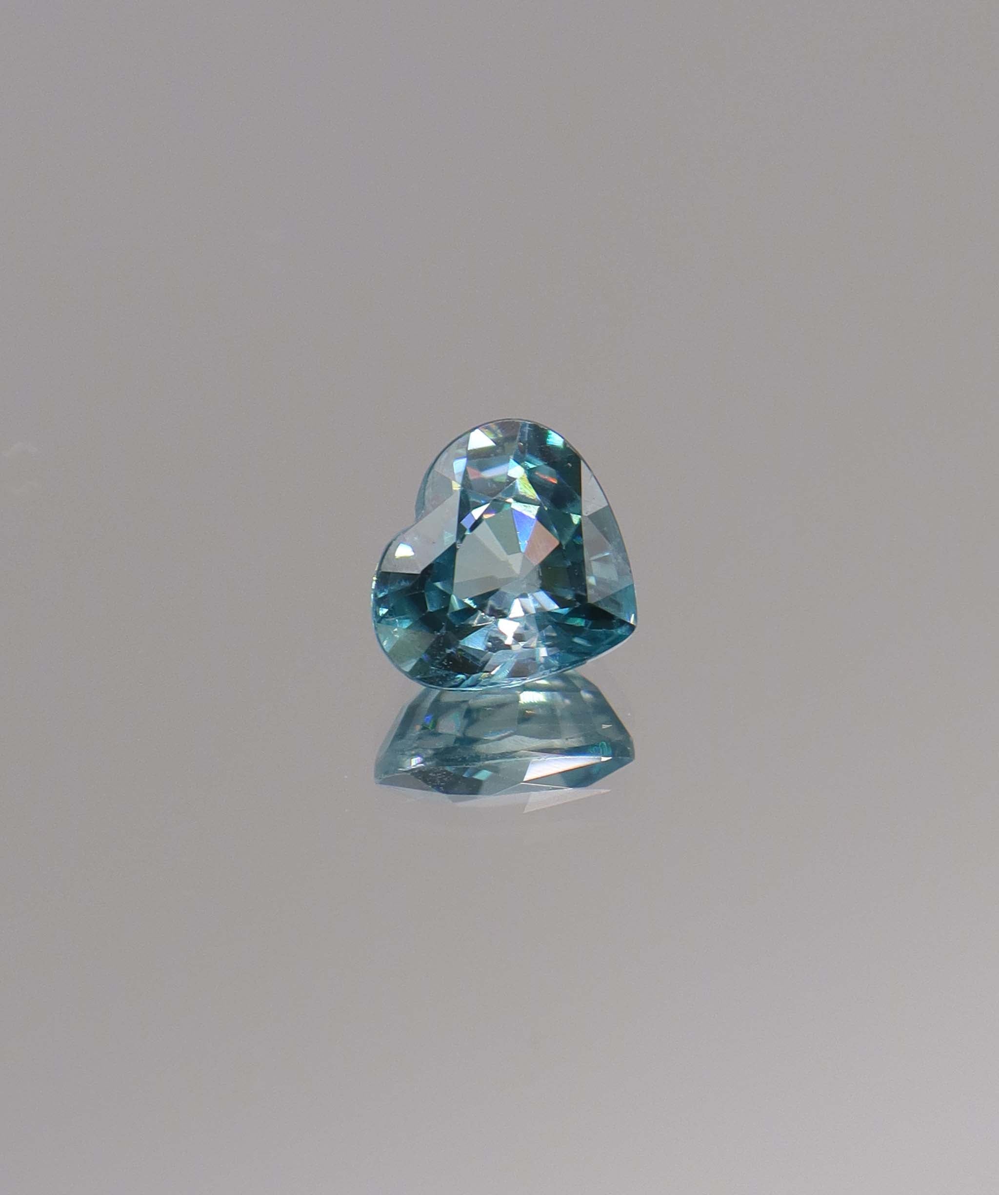 2.73 ct Heart Blue Zircon DXBCS1190