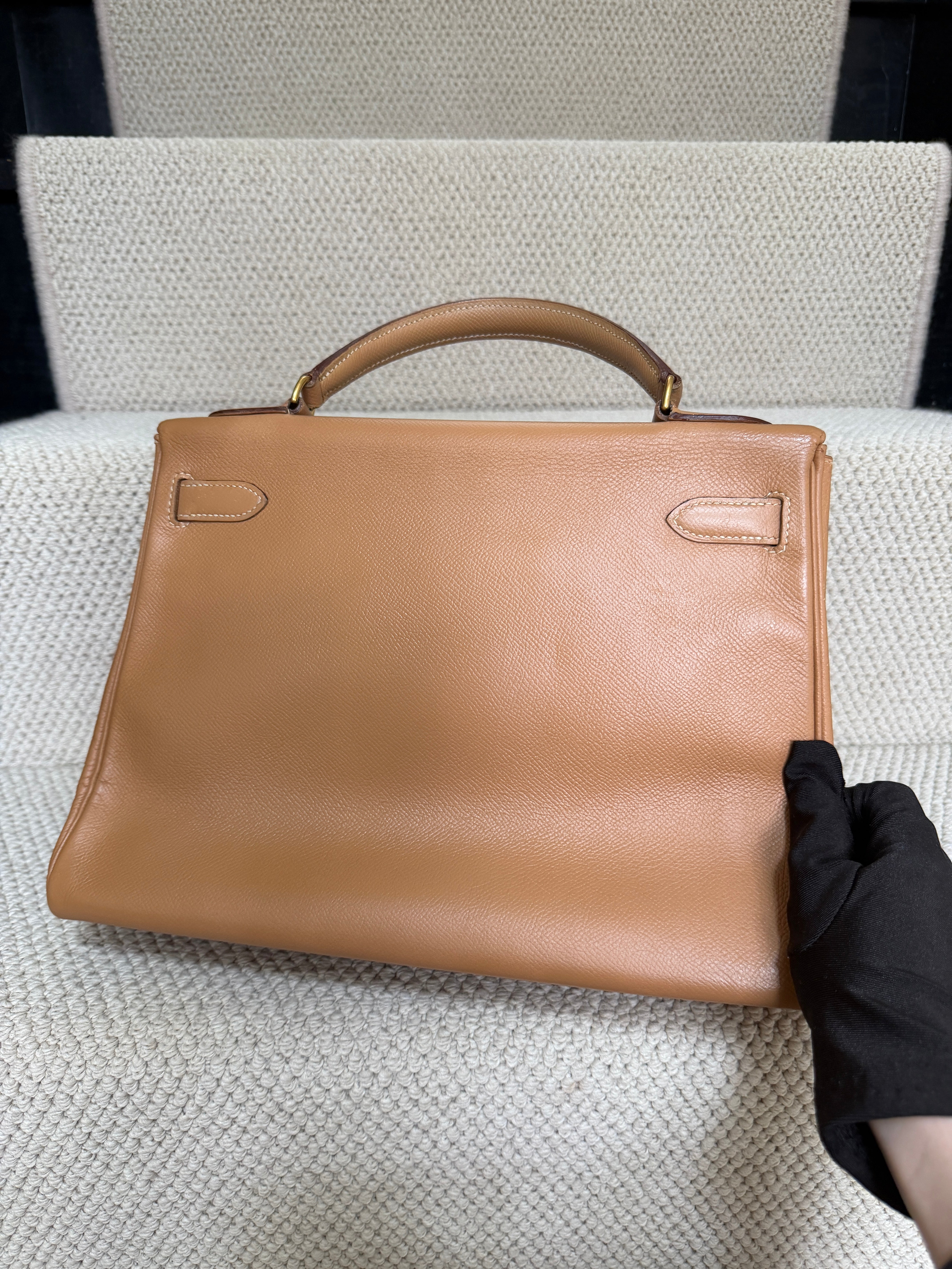 Hermès Kelly 32 – Caramel epsom Leather – Vintage – With Strap – Gold Hardware