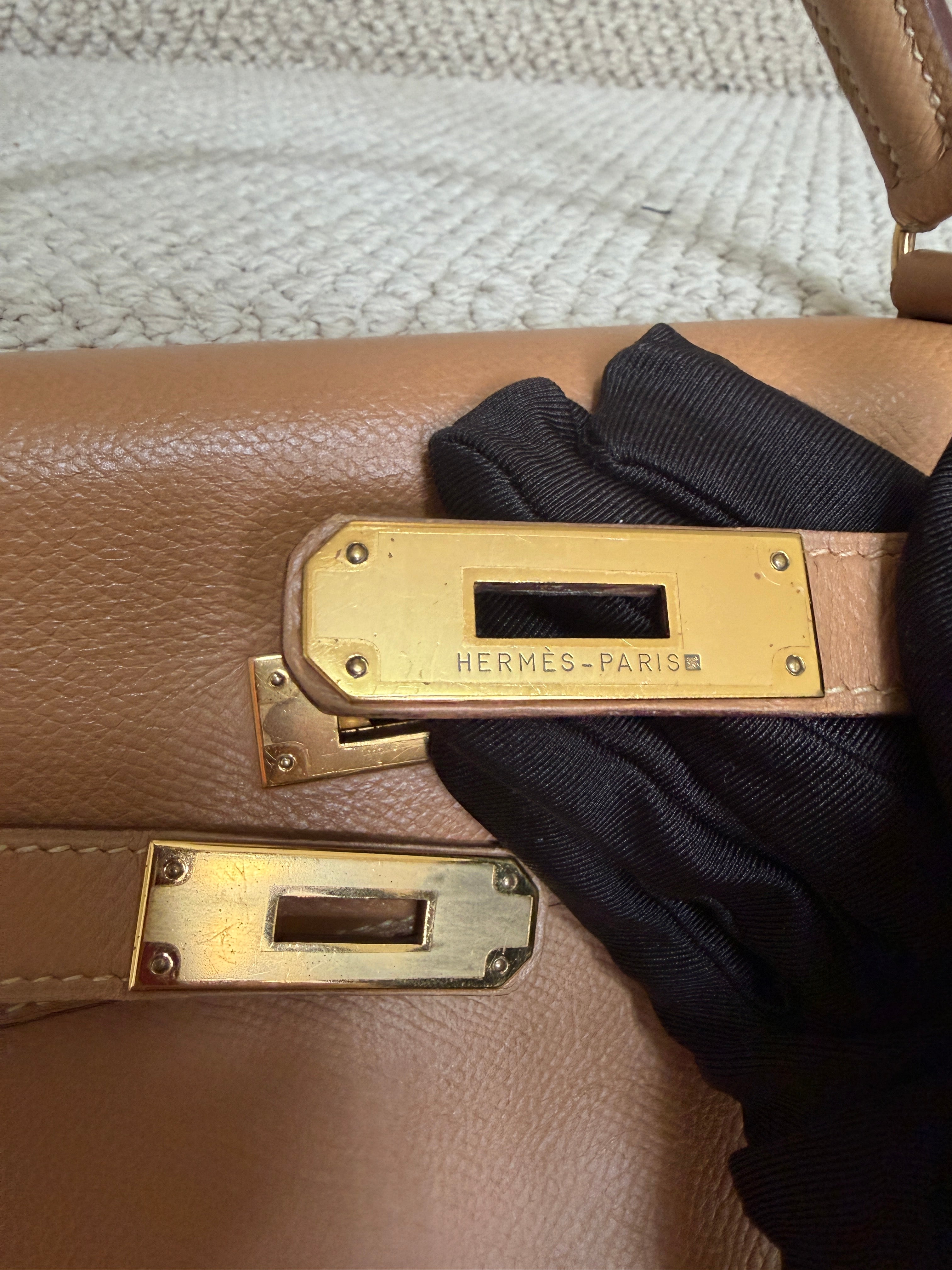 Hermès Kelly 32 – Caramel epsom Leather – Vintage – With Strap – Gold Hardware