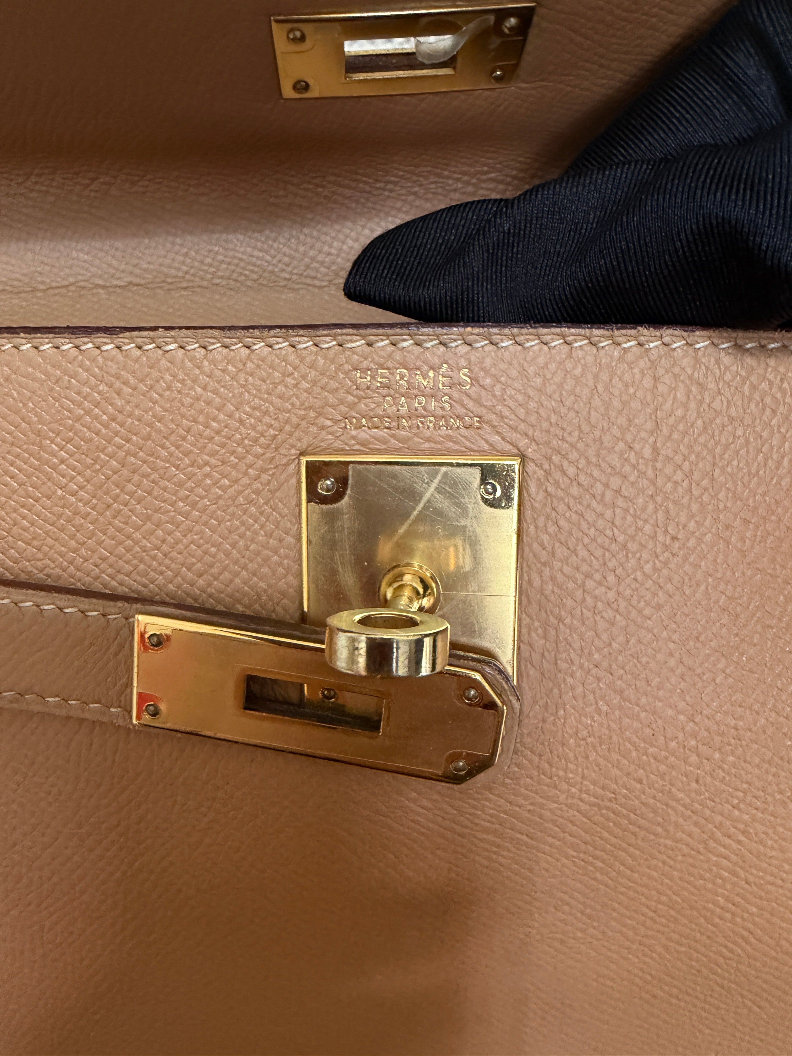 Hermès Kelly 32 – Caramel epsom Leather – Vintage – With Strap – Gold Hardware