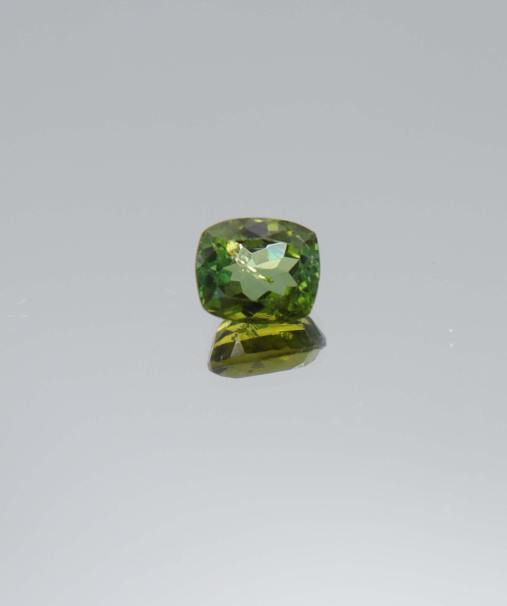 2.55ct Peridot Cushion DXBCS6005