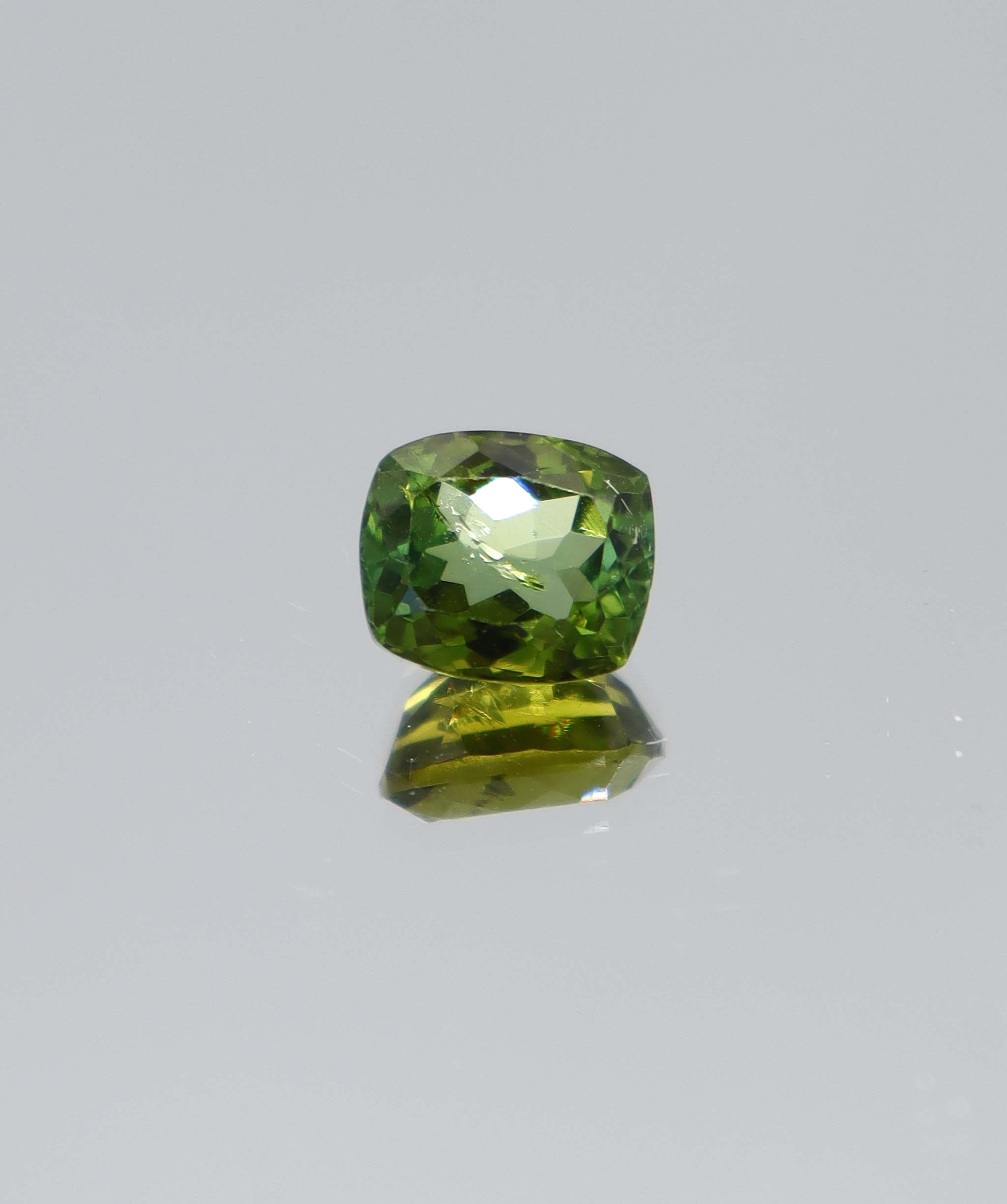 2.55ct Peridot Cushion DXBCS6005