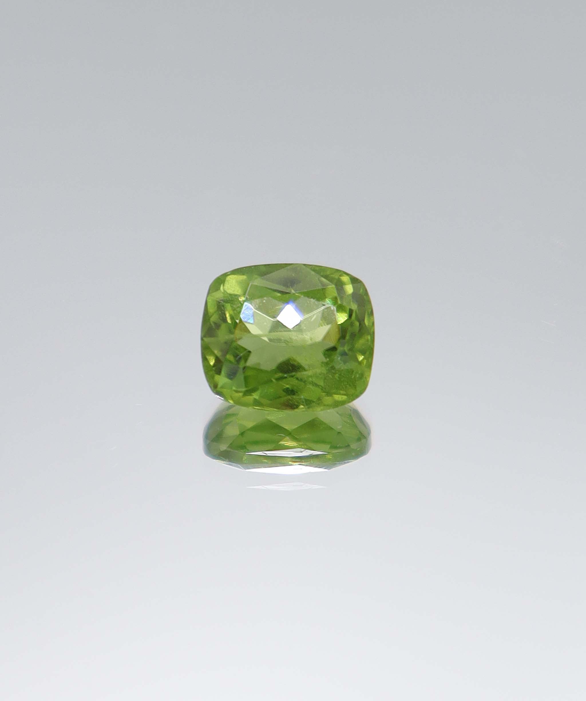 2.98ct Peridot Cushion DXBCS6006