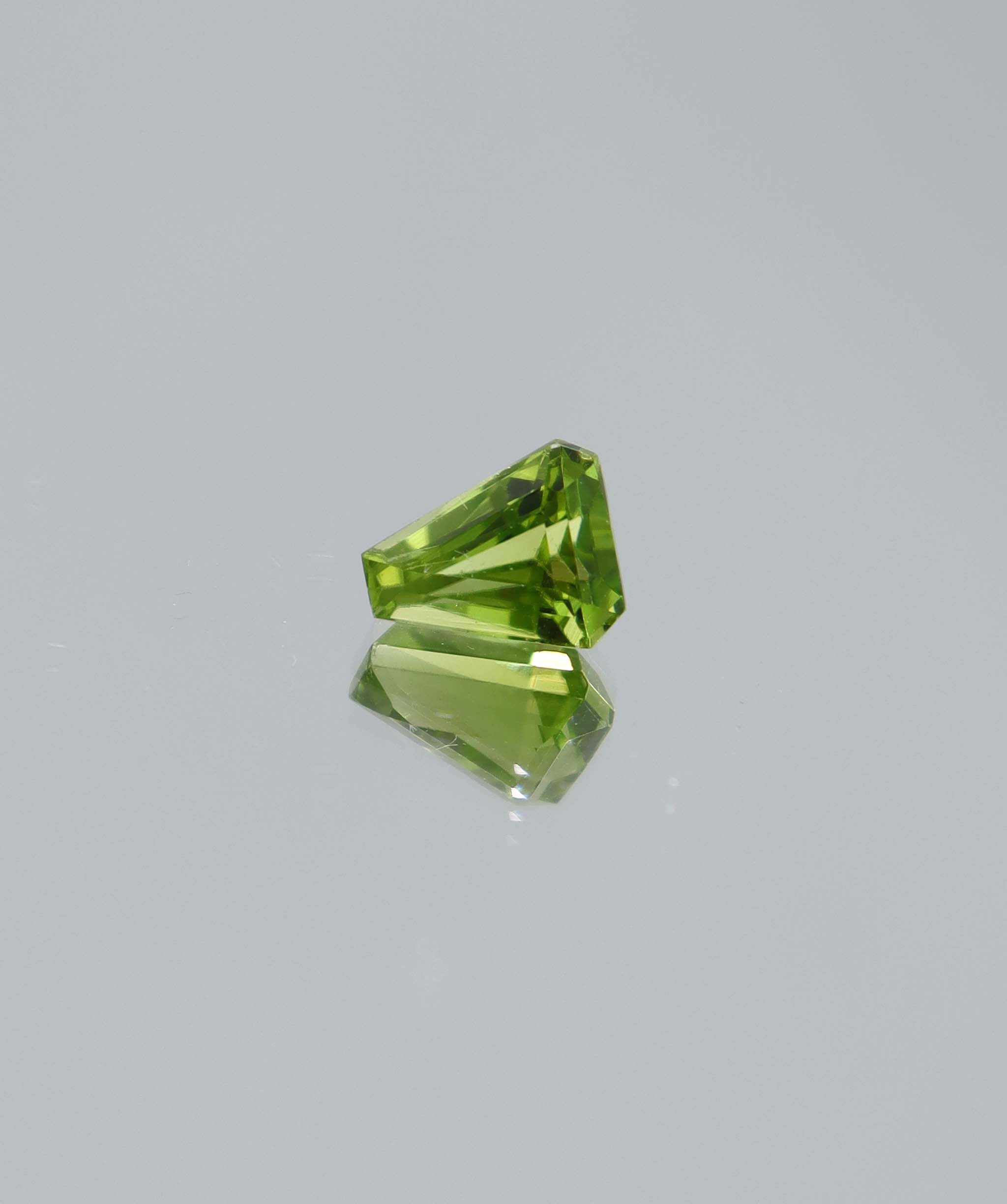 2.55ct Peridot Fancy Cut DXBCS6000