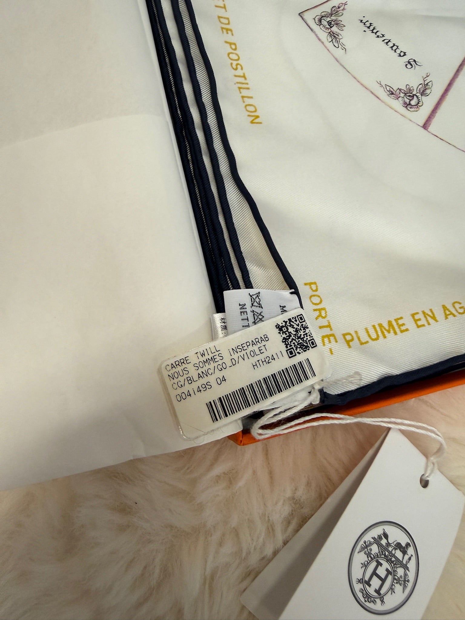 Hermès Carré 90 Silk Scarf - New with box