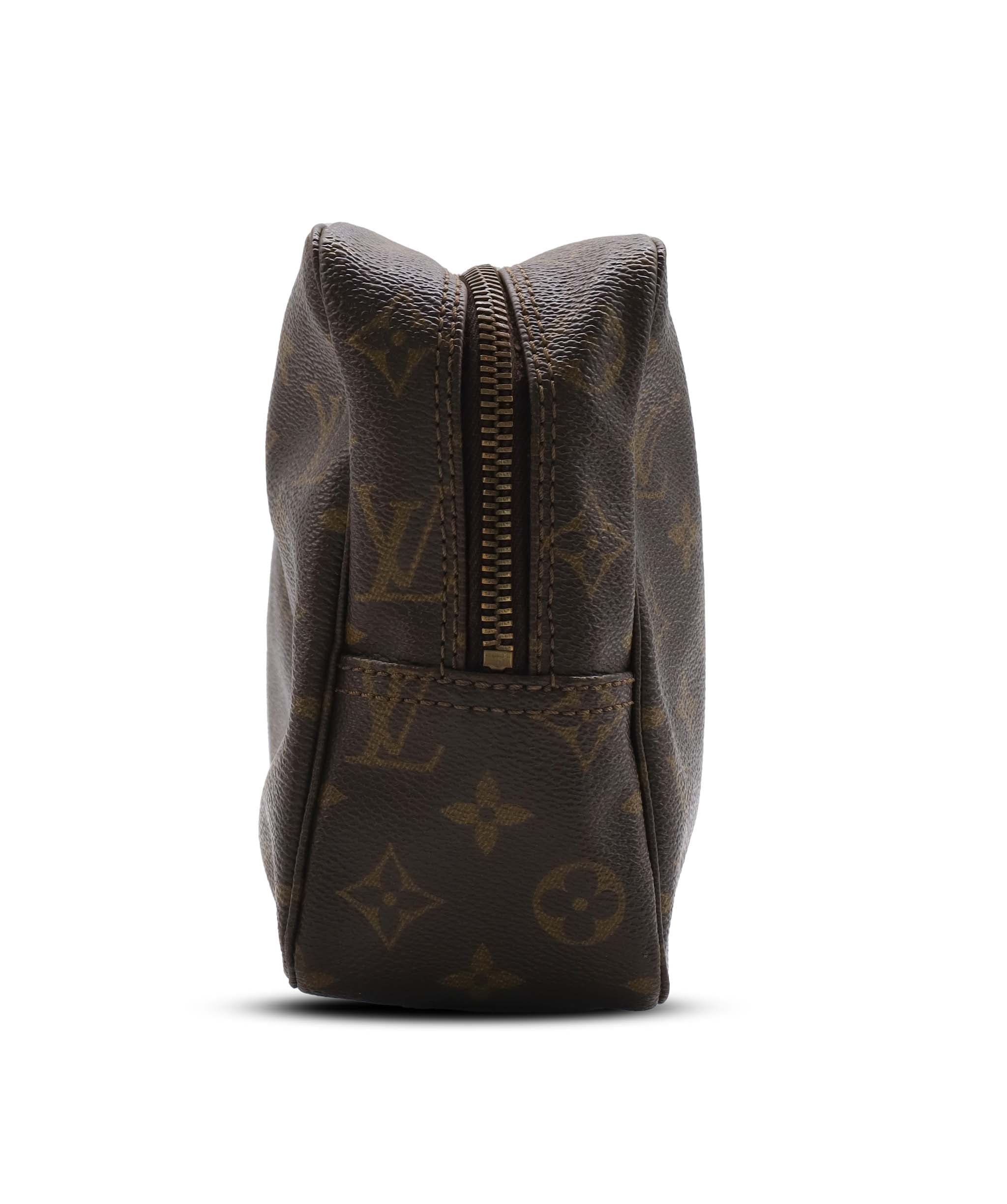 LOUIS VUITTON Trousse Toilette 28 M47522 B1022WUCBM