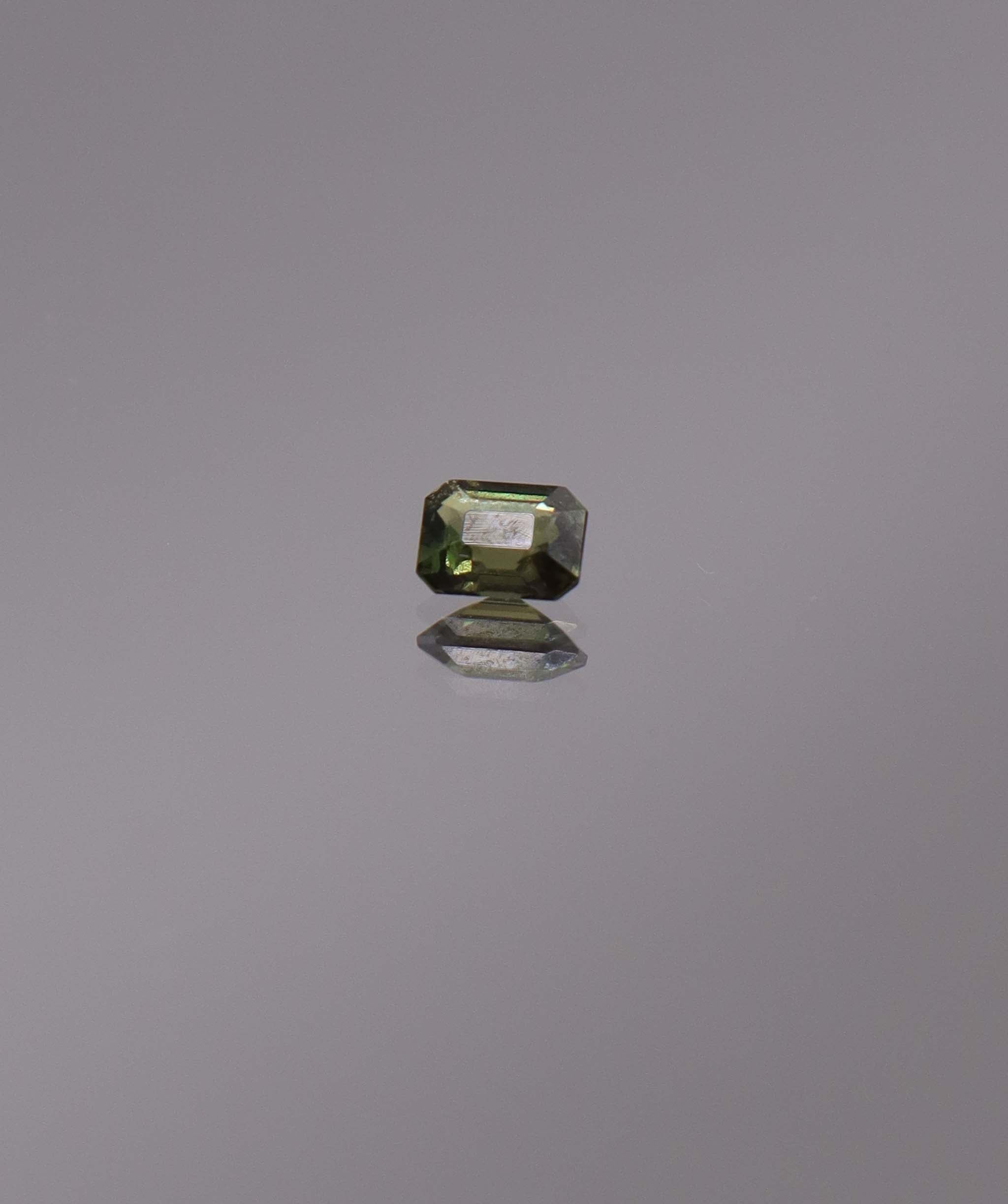0.38ct Alexandrite Emerald cut DXBCS1316