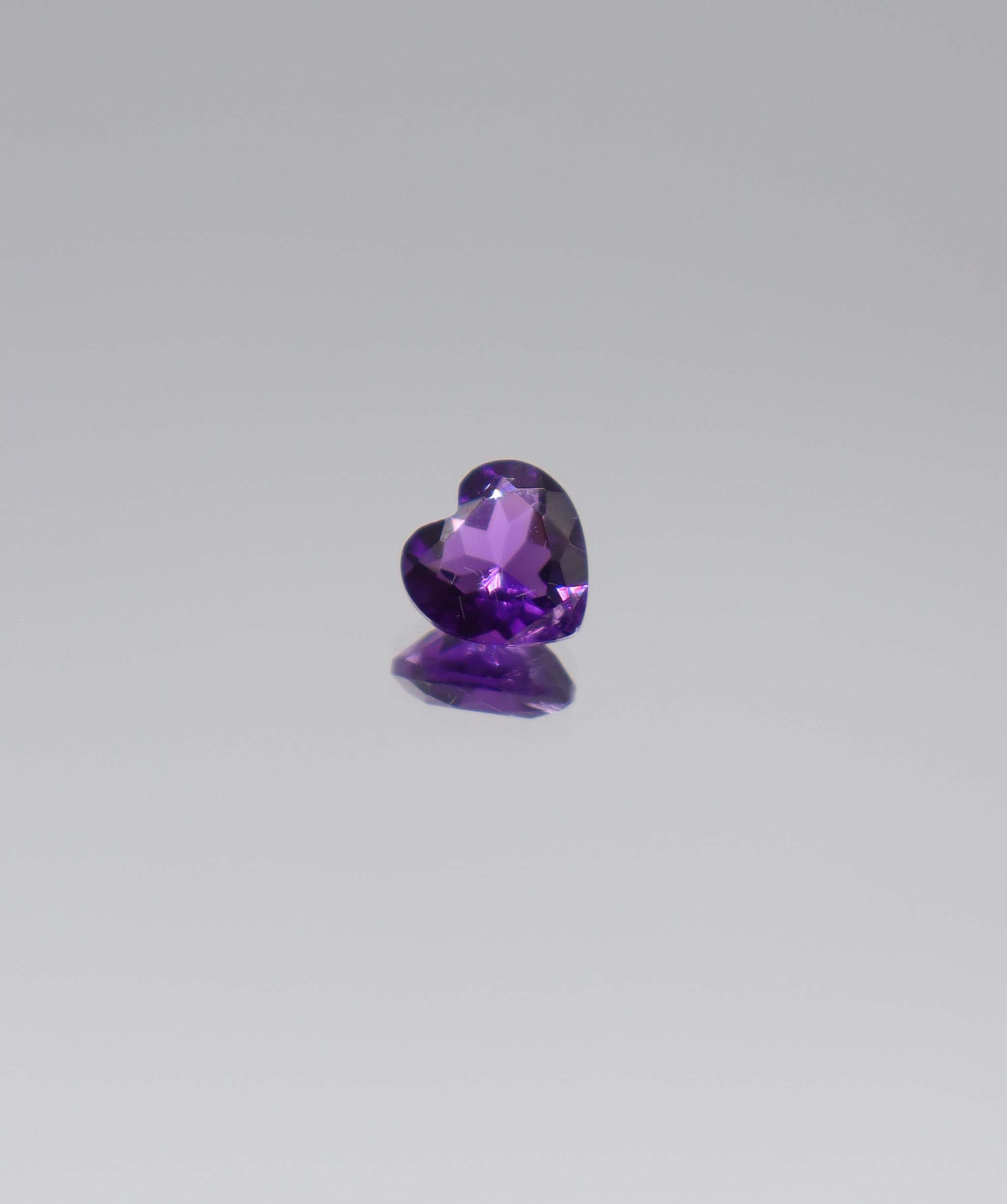 1.61ct Amethyst heart shape DXBCS6110