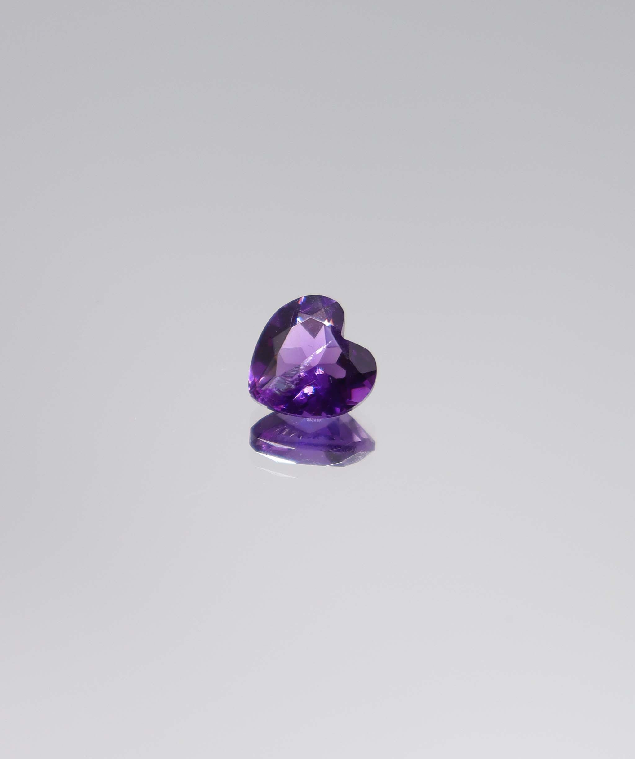 1.64ct Amethyst heart shape DXBCS6128