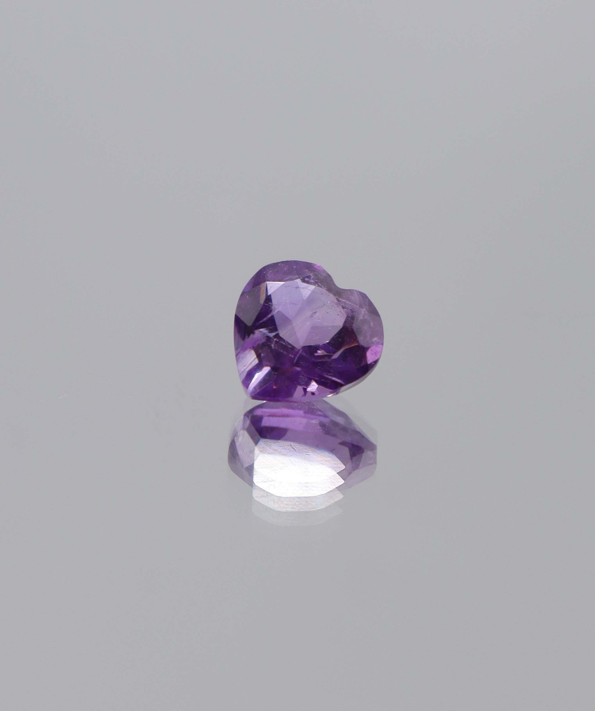 1.53ct Amethyst heart shape DXBCS6123
