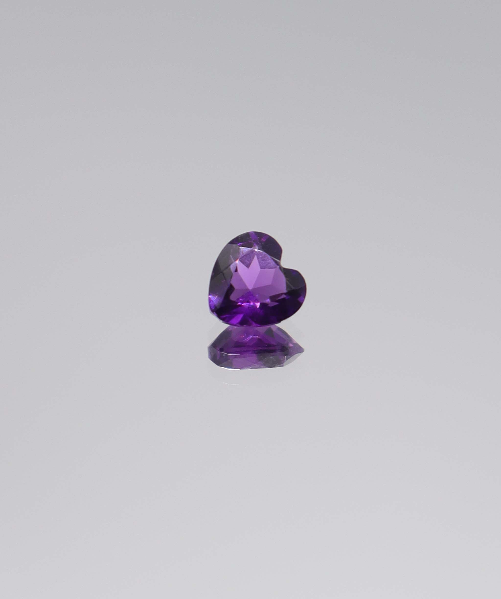 0.69ct Amethyst heart shape DXBCS6097
