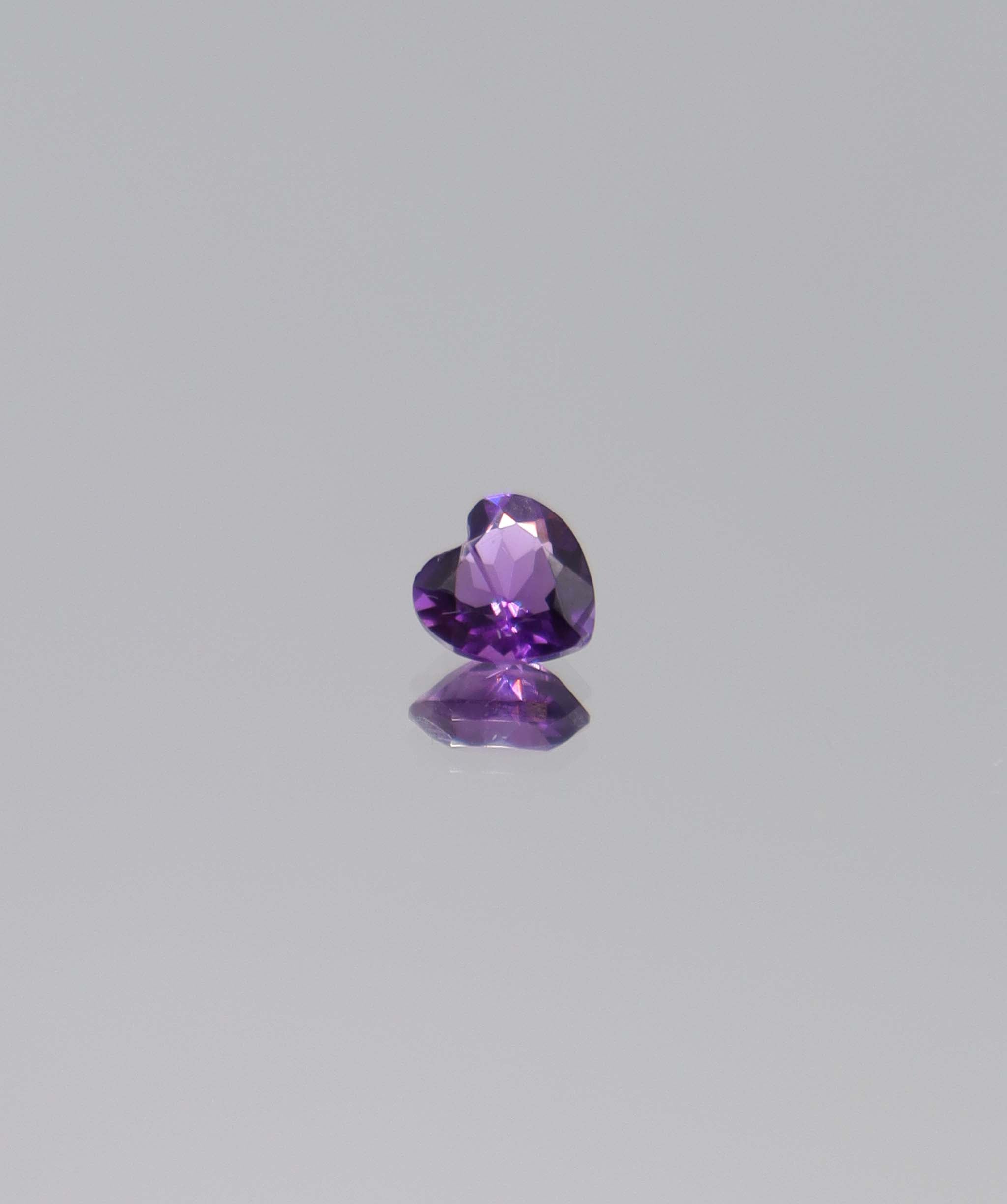 0.74ct Amethyst hear shape DXBCS6099