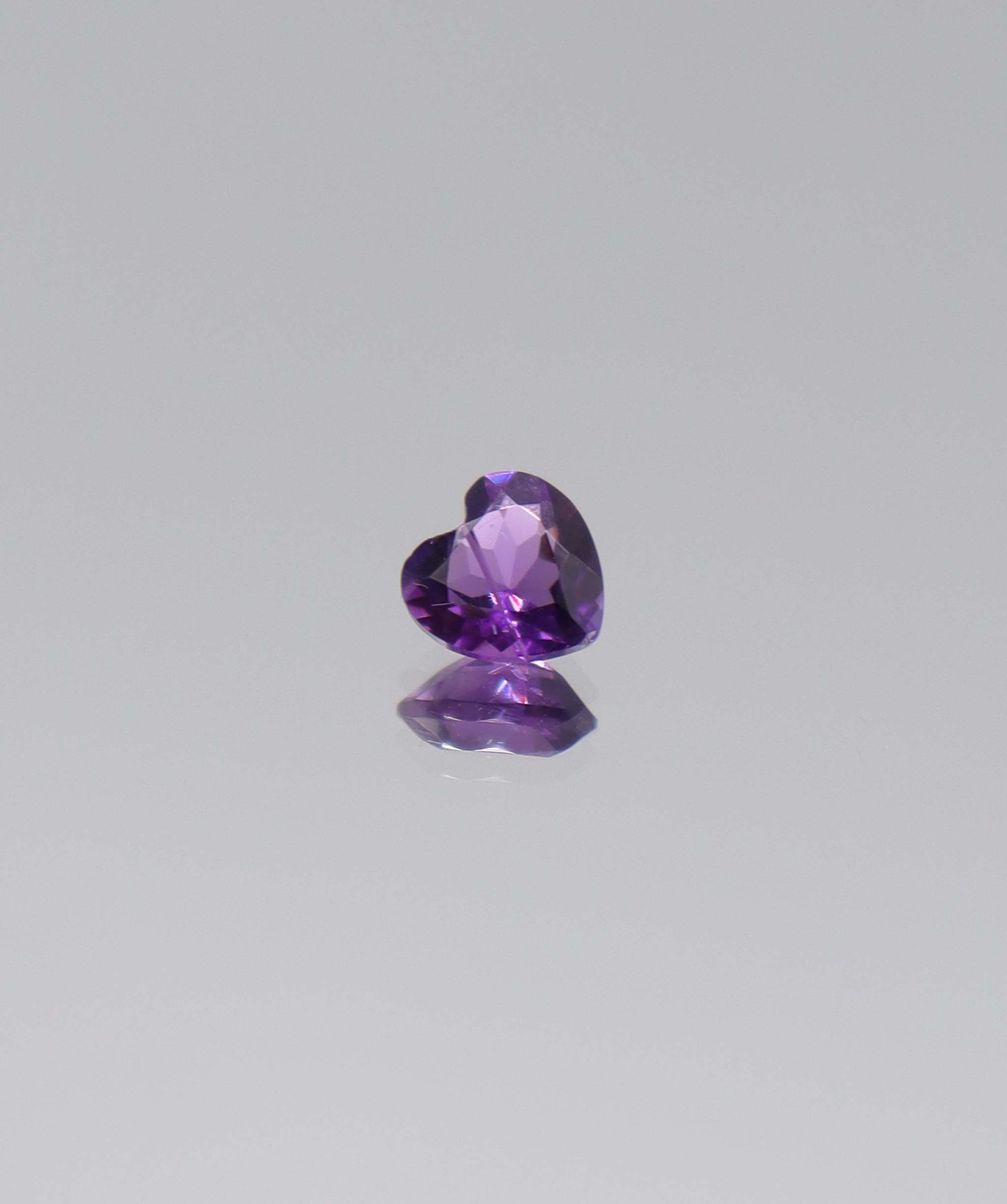 0.74ct Amethyst hear shape DXBCS6099