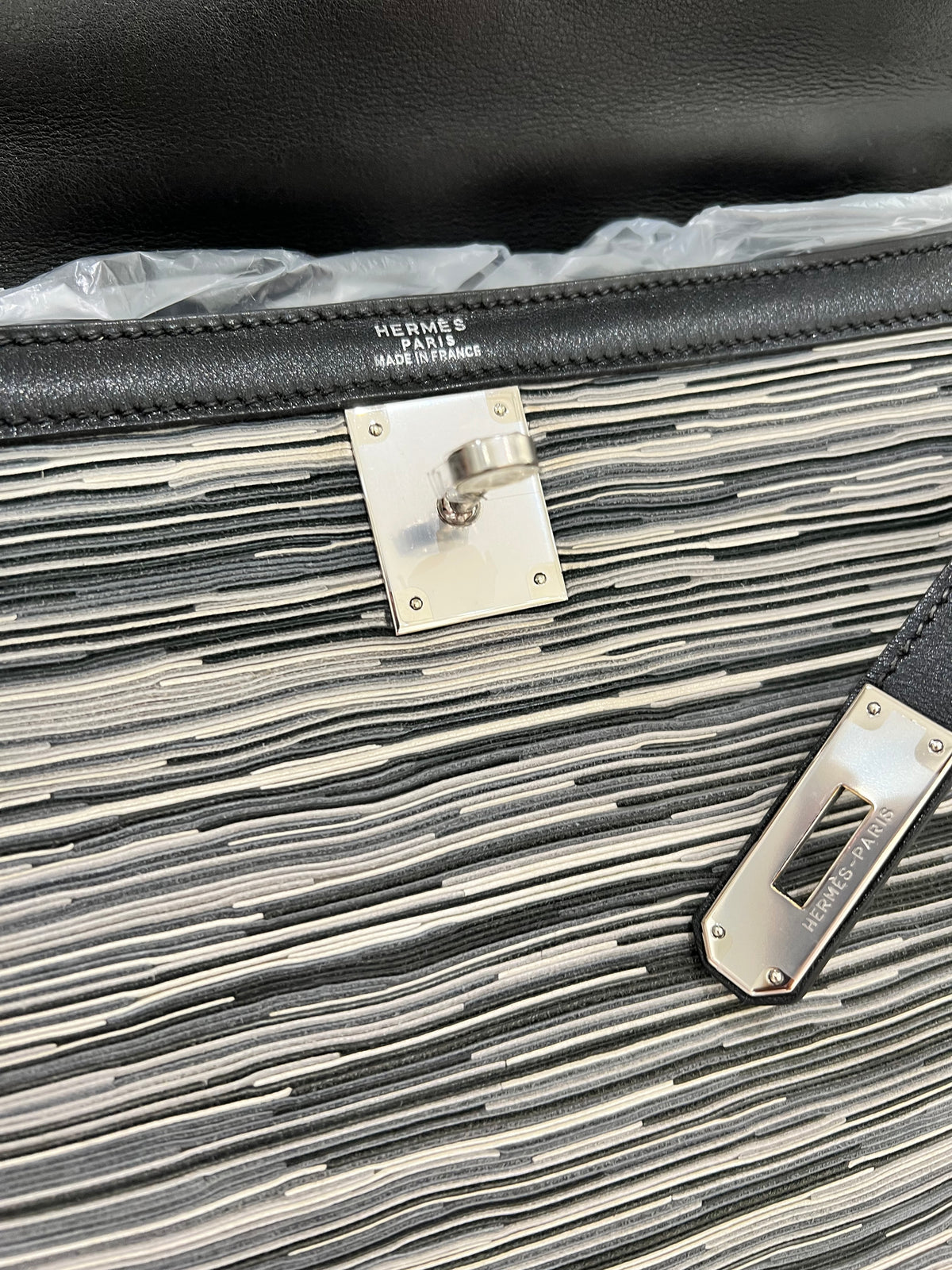 Hermes Kelly 32 Vibrato Black Sellier PHW #C 1999 SYC2367