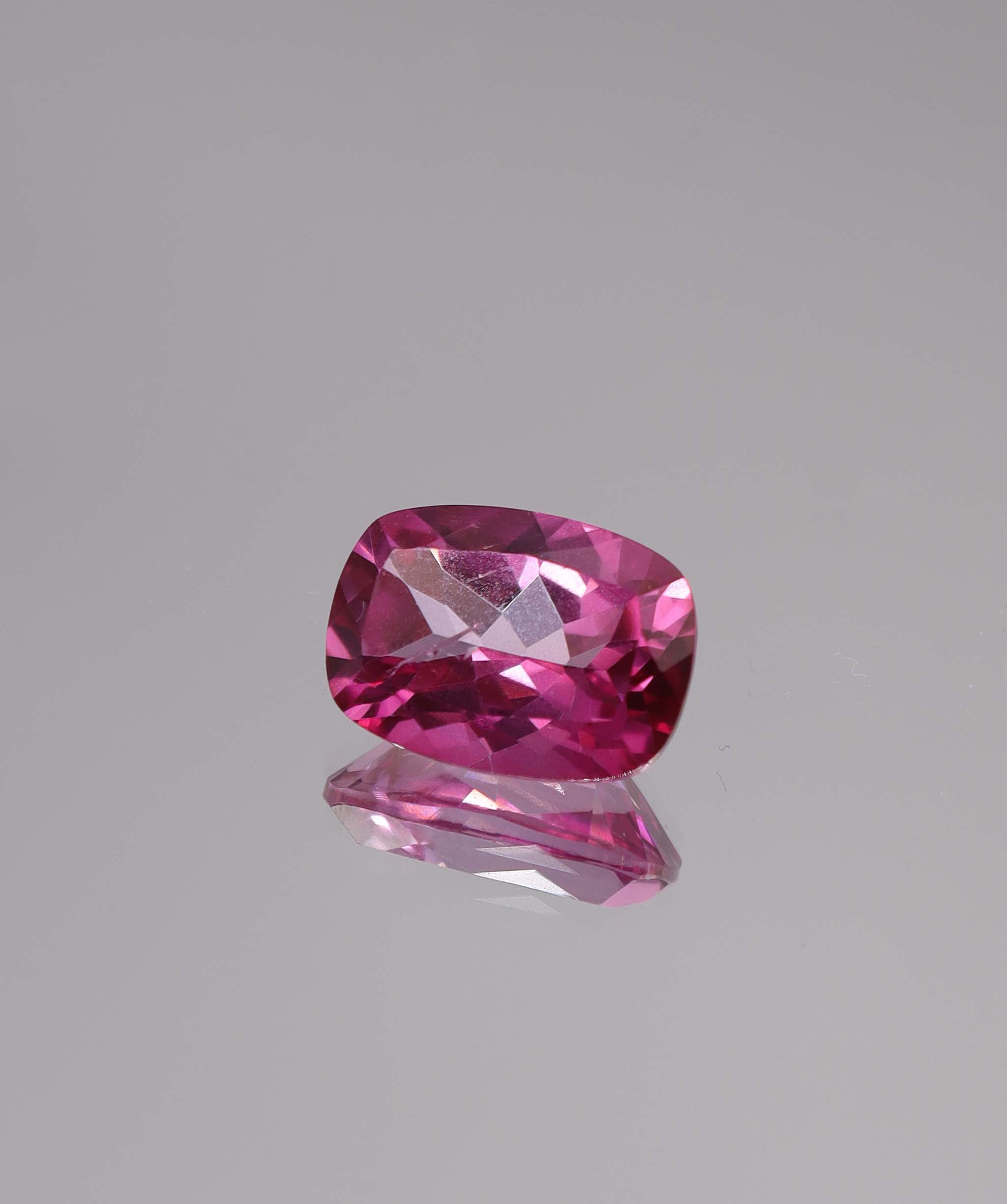 7.96ct Cushion Cut Pink Topaz DXBS6131
