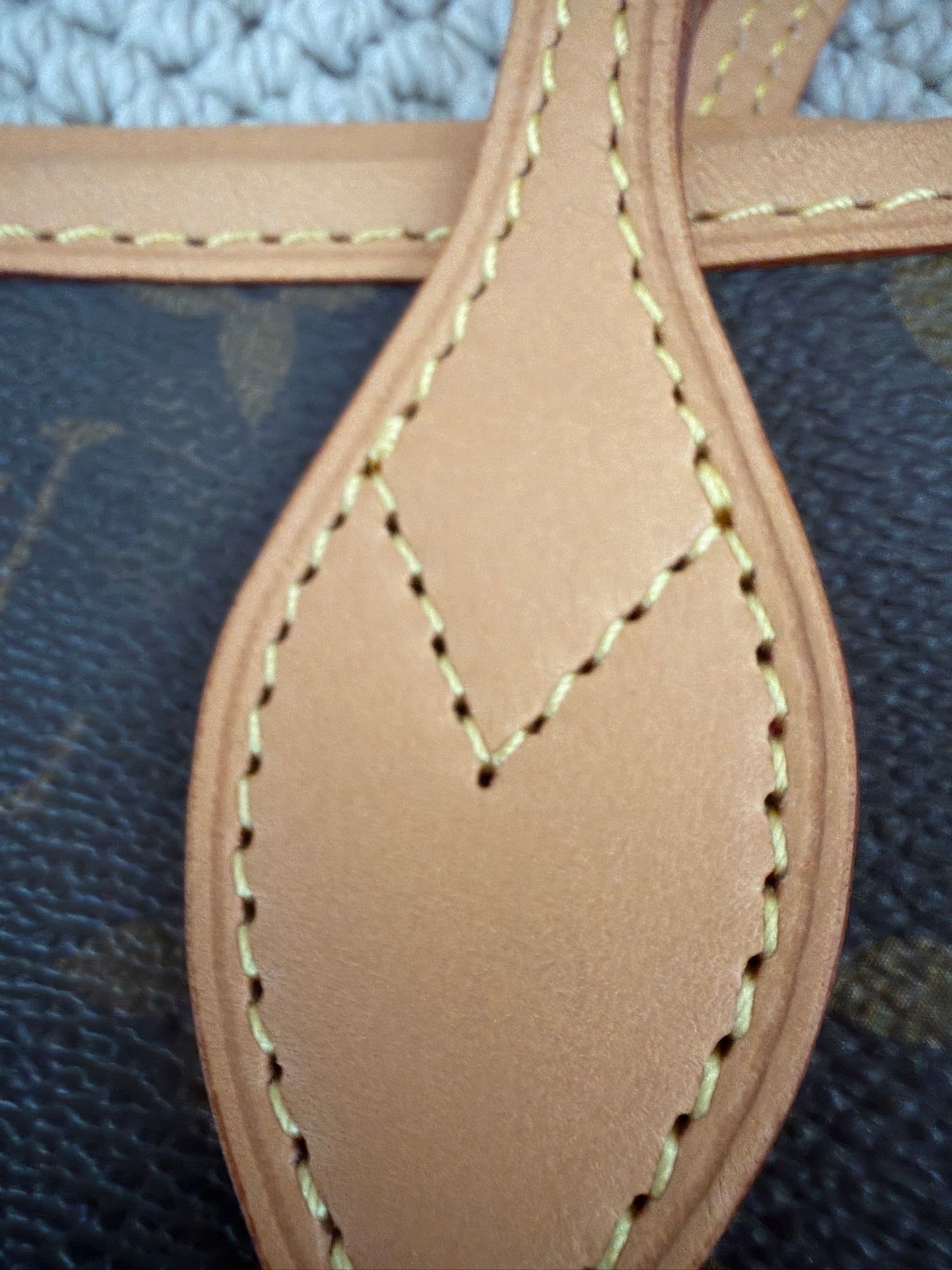 Louis Vuitton Neverfull MM Monogram Tote Bag
