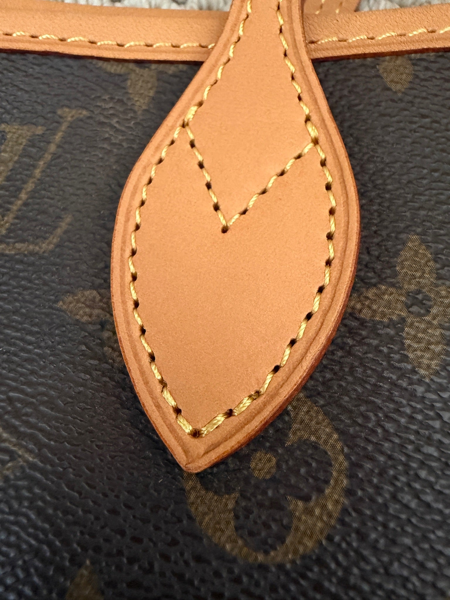 Louis Vuitton Neverfull MM Monogram Tote Bag