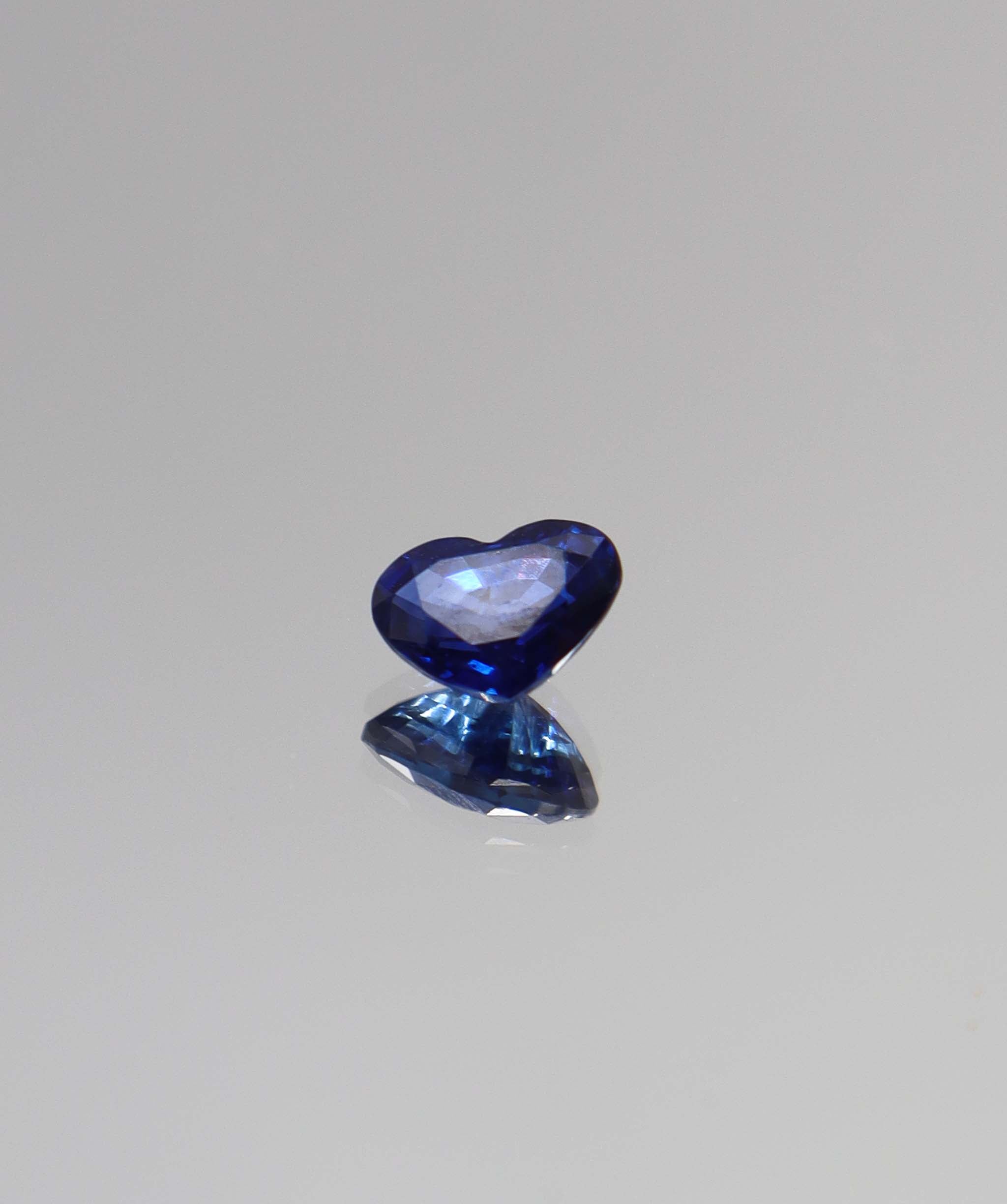 1.60ct Blue Sapphire Heart DXBCS2657