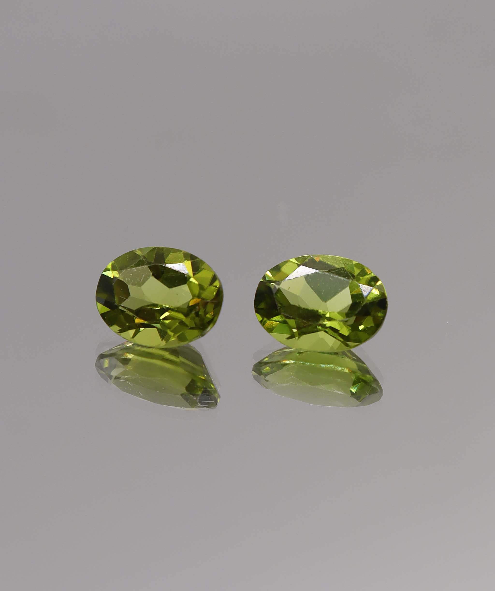 3.63ct Peridot PAIR Oval DXBCS0066