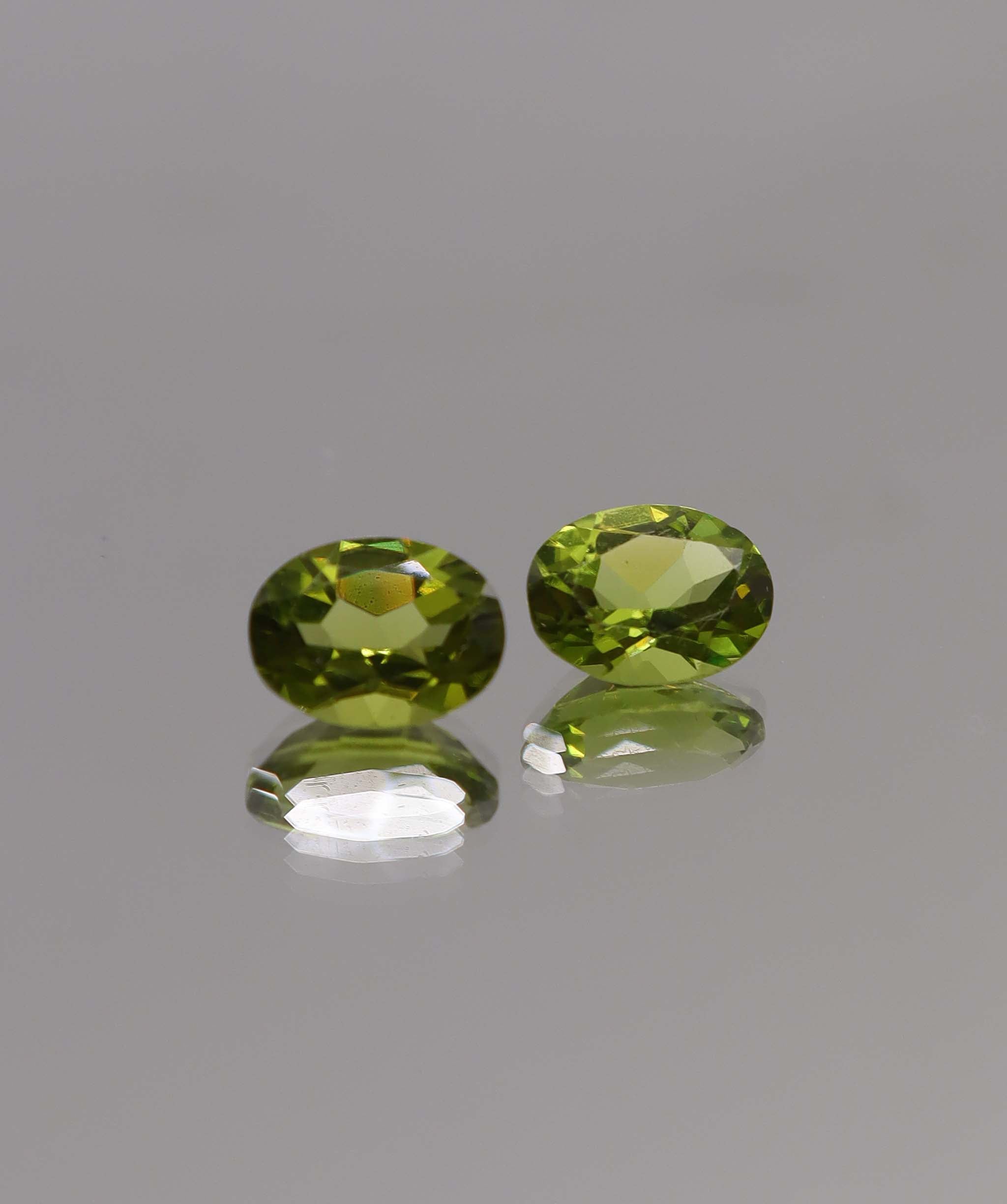 3.63ct Peridot PAIR Oval DXBCS0066