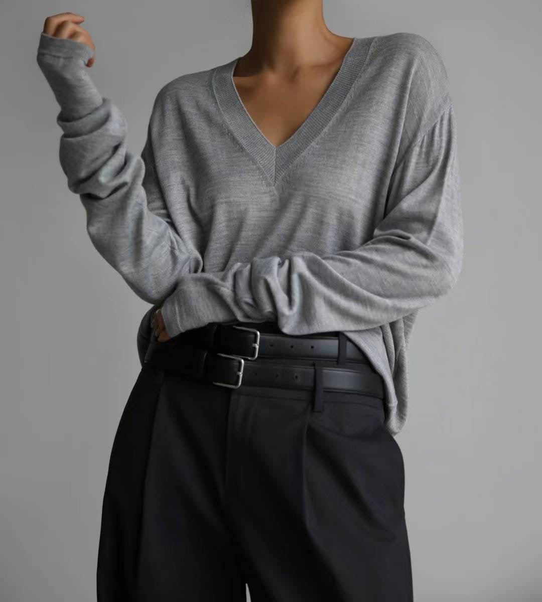 LONG SLEEVE V-NECK KNITWEAR