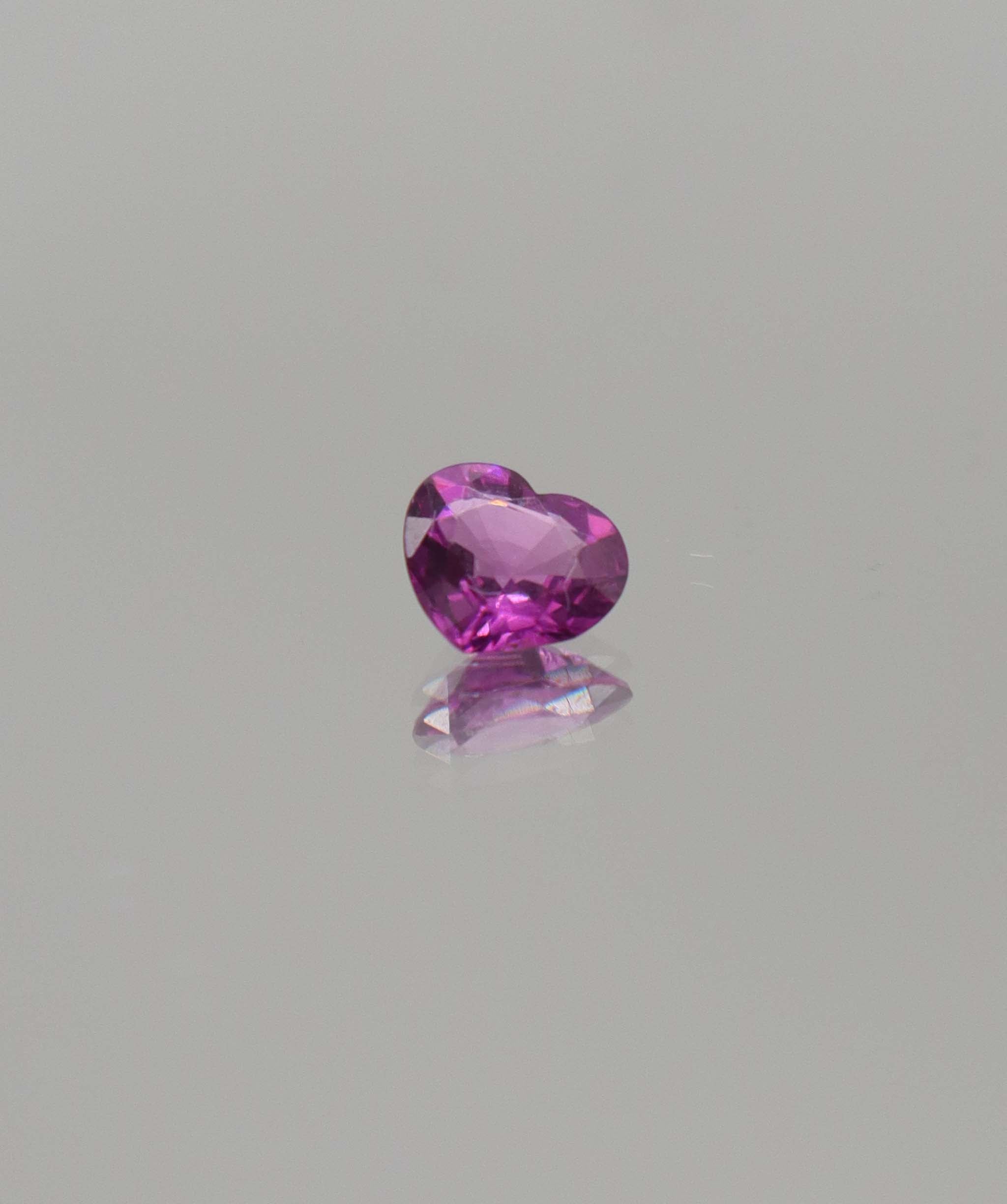 0.75ct heart spinel DXBS6628