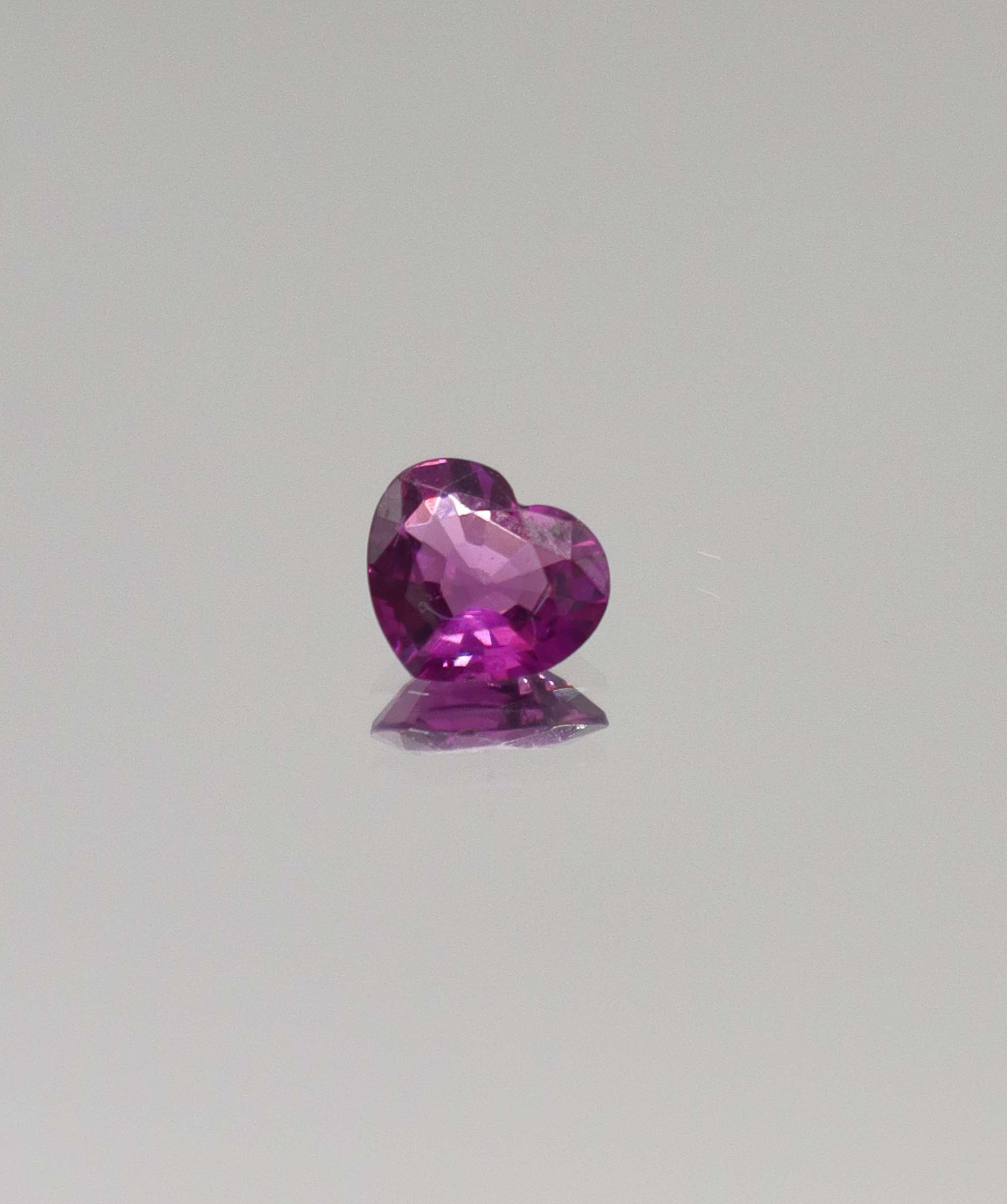 0.75ct heart spinel DXBS6628