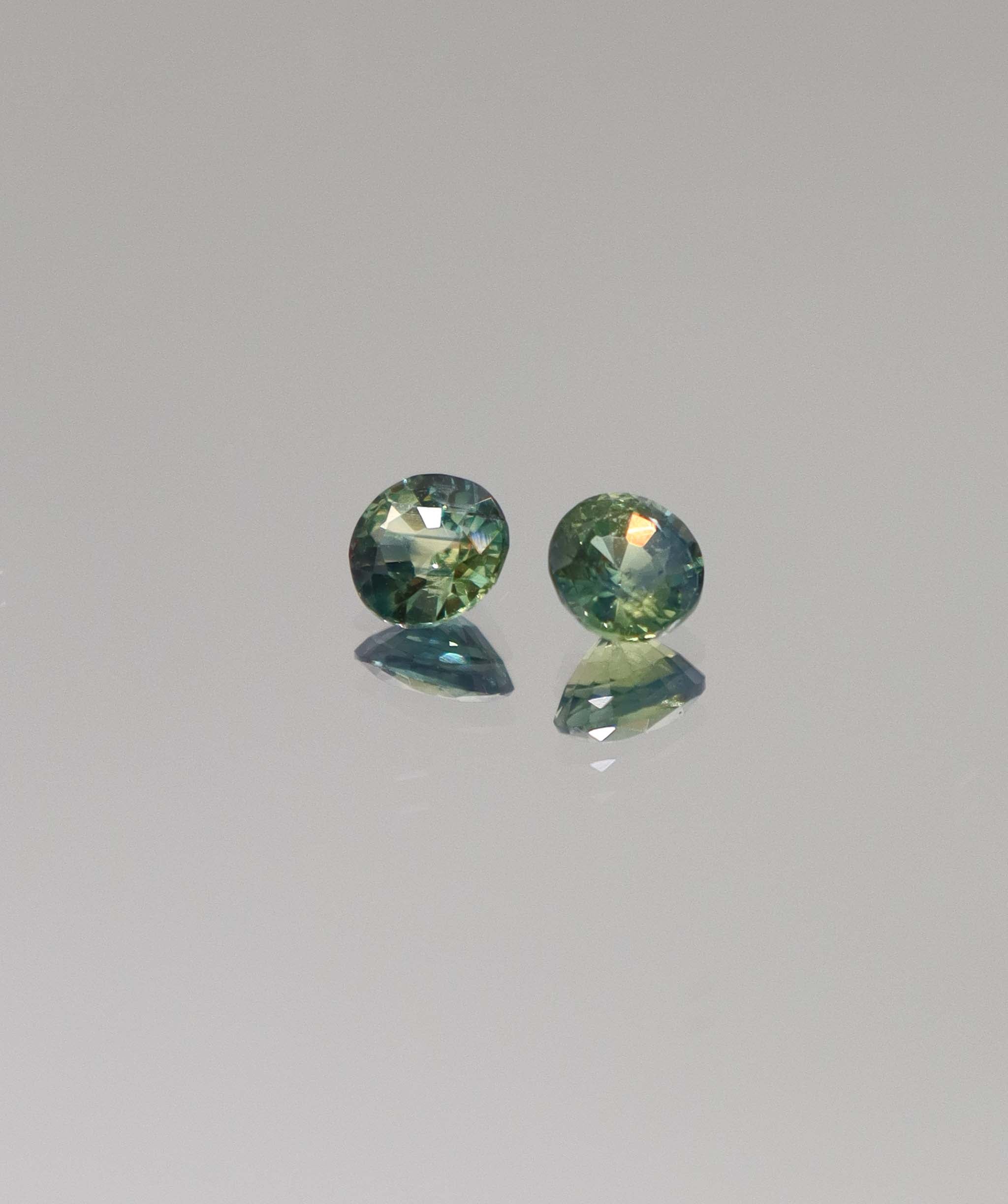 Green Sapphire (1 pcs) 0.55cts Heated/Natural DXBS6622