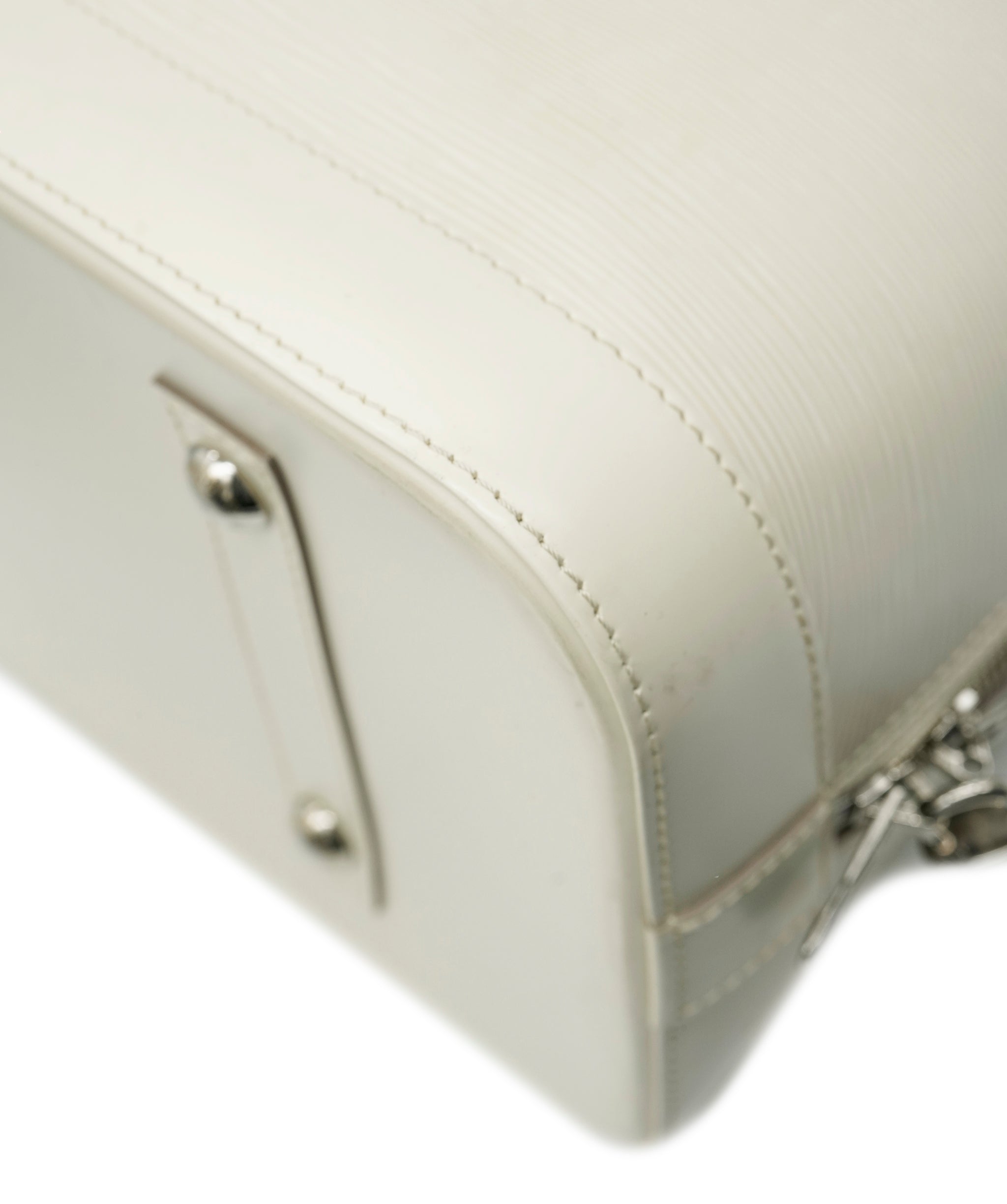 Louis Vuitton Alma GM White ALC3557