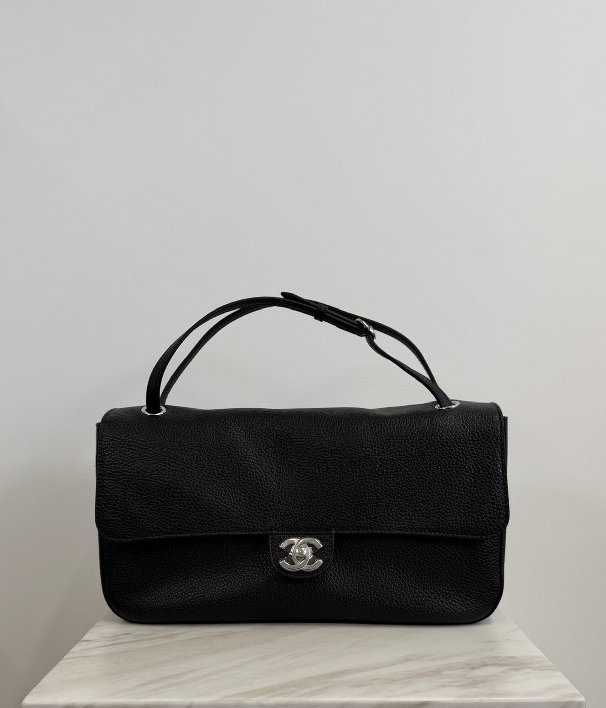 Chanel Maxi Black 32cm Silver-tone Hardweae