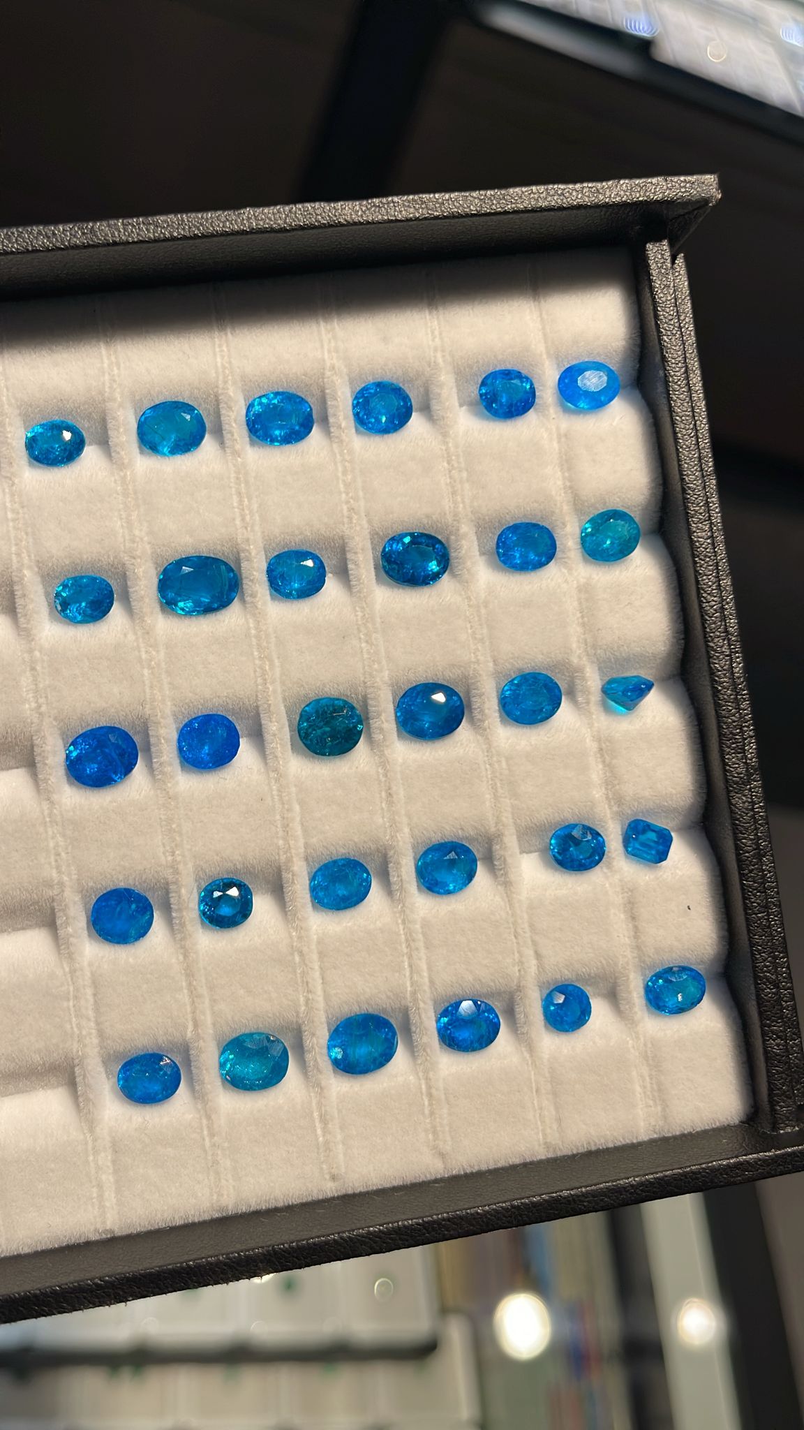 1.12ct Neon Blue Apatite DXBCS1900