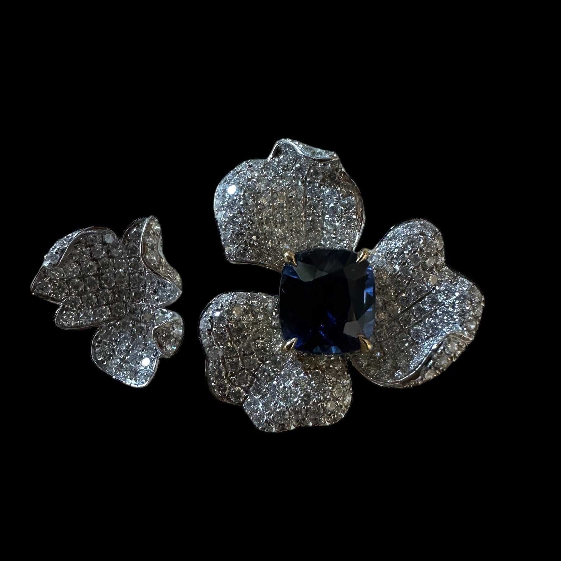 1.57ct "Royal Blue" Natural Sapphire & 1.41ct Diamond Flower Ring set in 18K White Gold