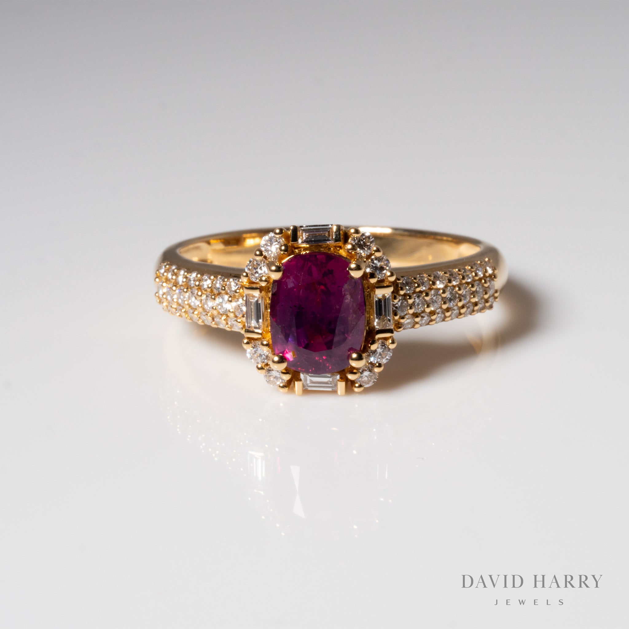 1.23ct Kashmir Purple Sapphire and 0.36ct Diamond 18K Gold Ring