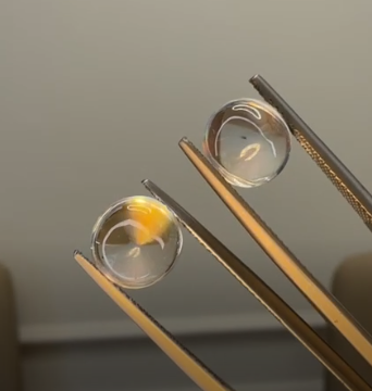 7.65 NATURAL RAINBOW MOONSTONE ( PAIR )
MS 9078