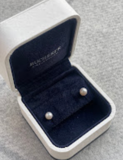 Classics ear pin 18K white gold + 2 cultured pearls Akoya. 6.5 mm-7 mm ALTC0723