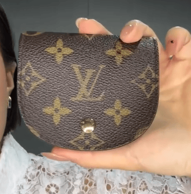 LOUIS VUITTON Porte-Monnaie Gusset B0324LPVXK