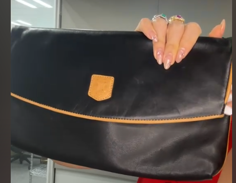 CELINE Clutch Leather Black × Beige B0423B837M
