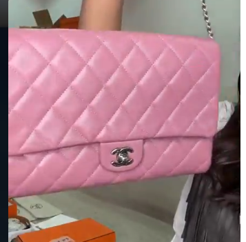 Chanel Caviar Shoulder Bag ALC4199