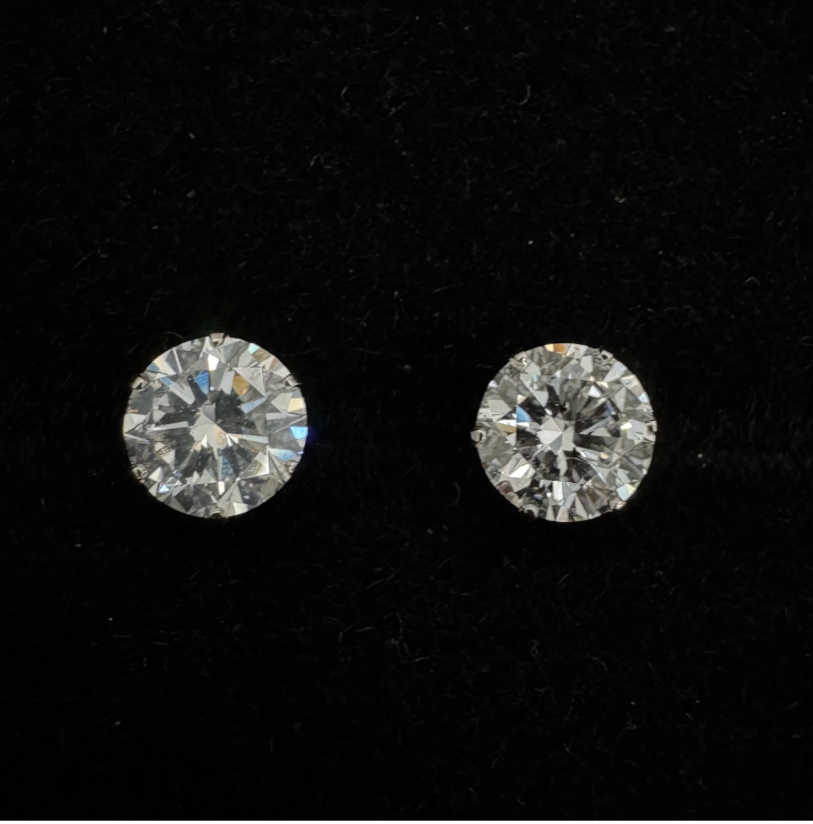 G/F-SI2-G-N/SB Pt900 Diamond Earrings D1.021 D1.010 1.4g Medium * 2 55427