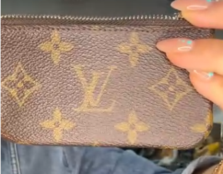 LOUIS VUITTON Pochette Cles M62650 B0518R3XAR