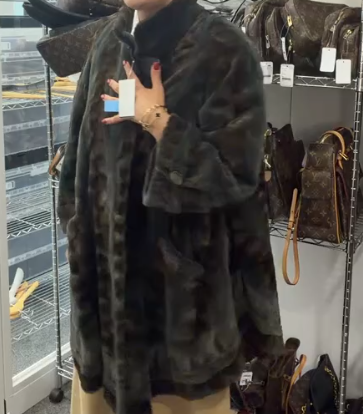 Fur Coat Model 12 9926041400221
